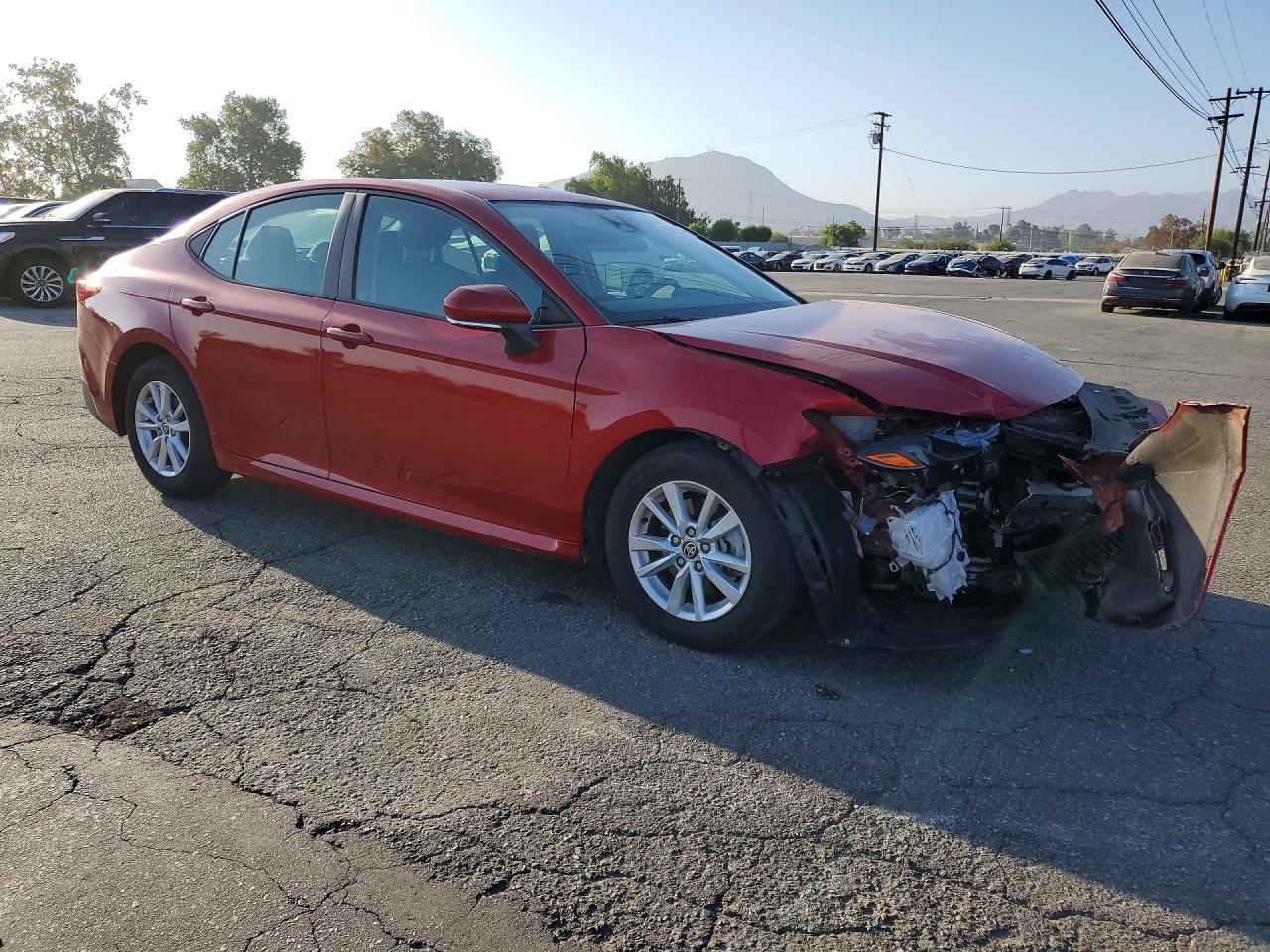 2025 Toyota Camry Le Red vin: 4T1DAACK9SU158684