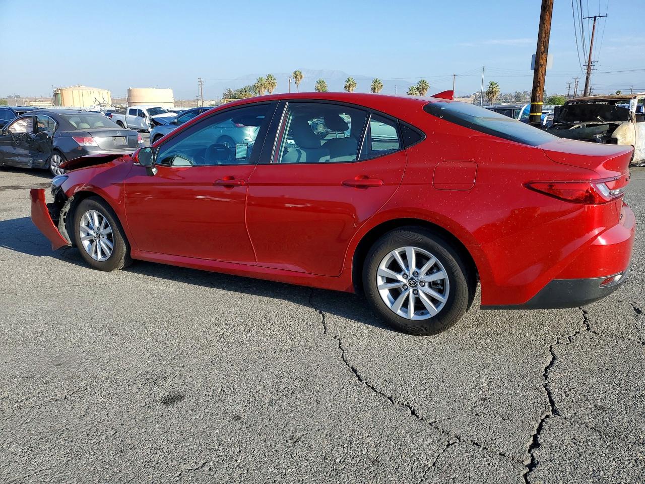 2025 Toyota Camry Le Red vin: 4T1DAACK9SU158684