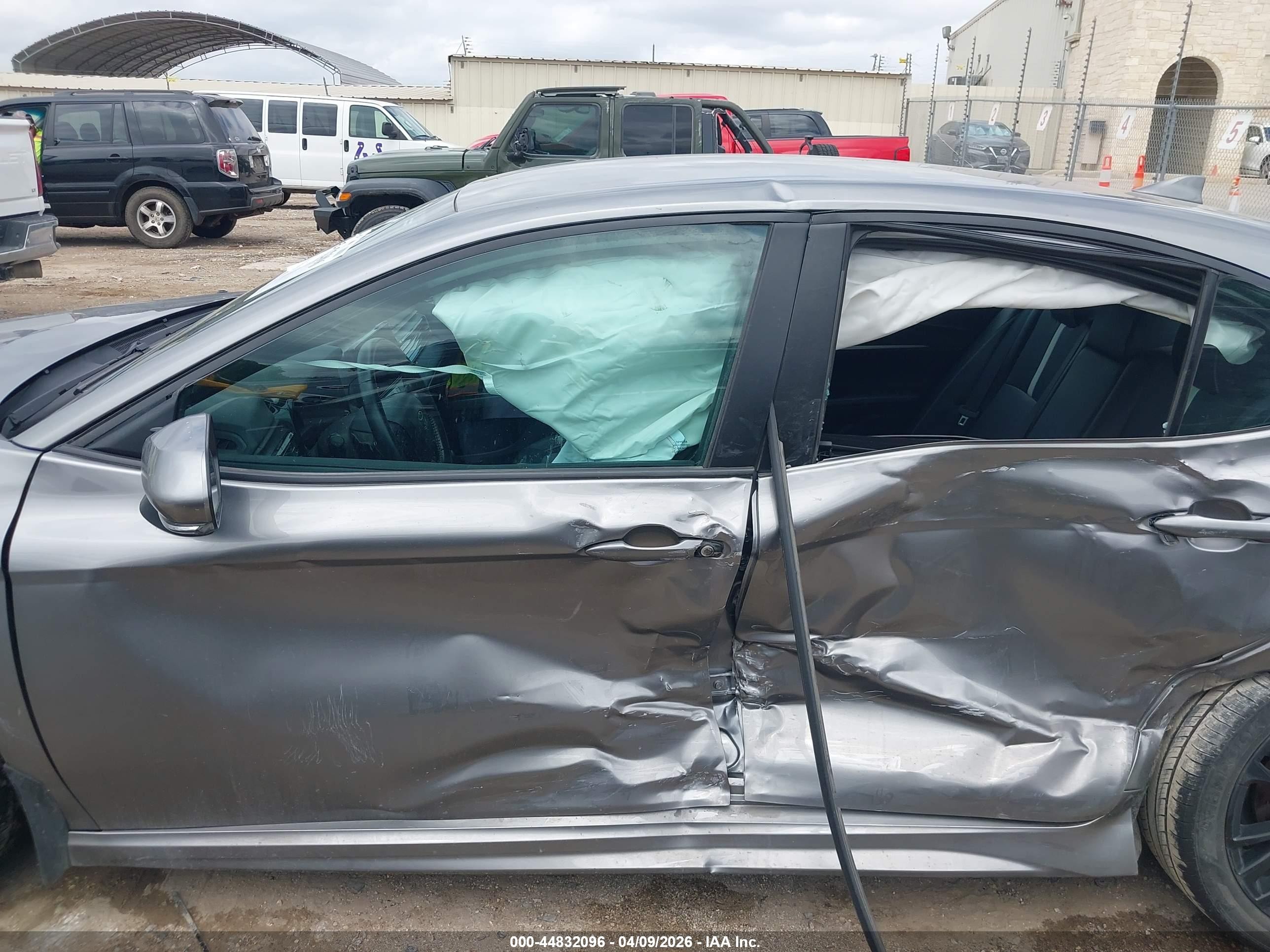 2025 Toyota Camry Se Gray vin: 4T1DAACK9SU509481