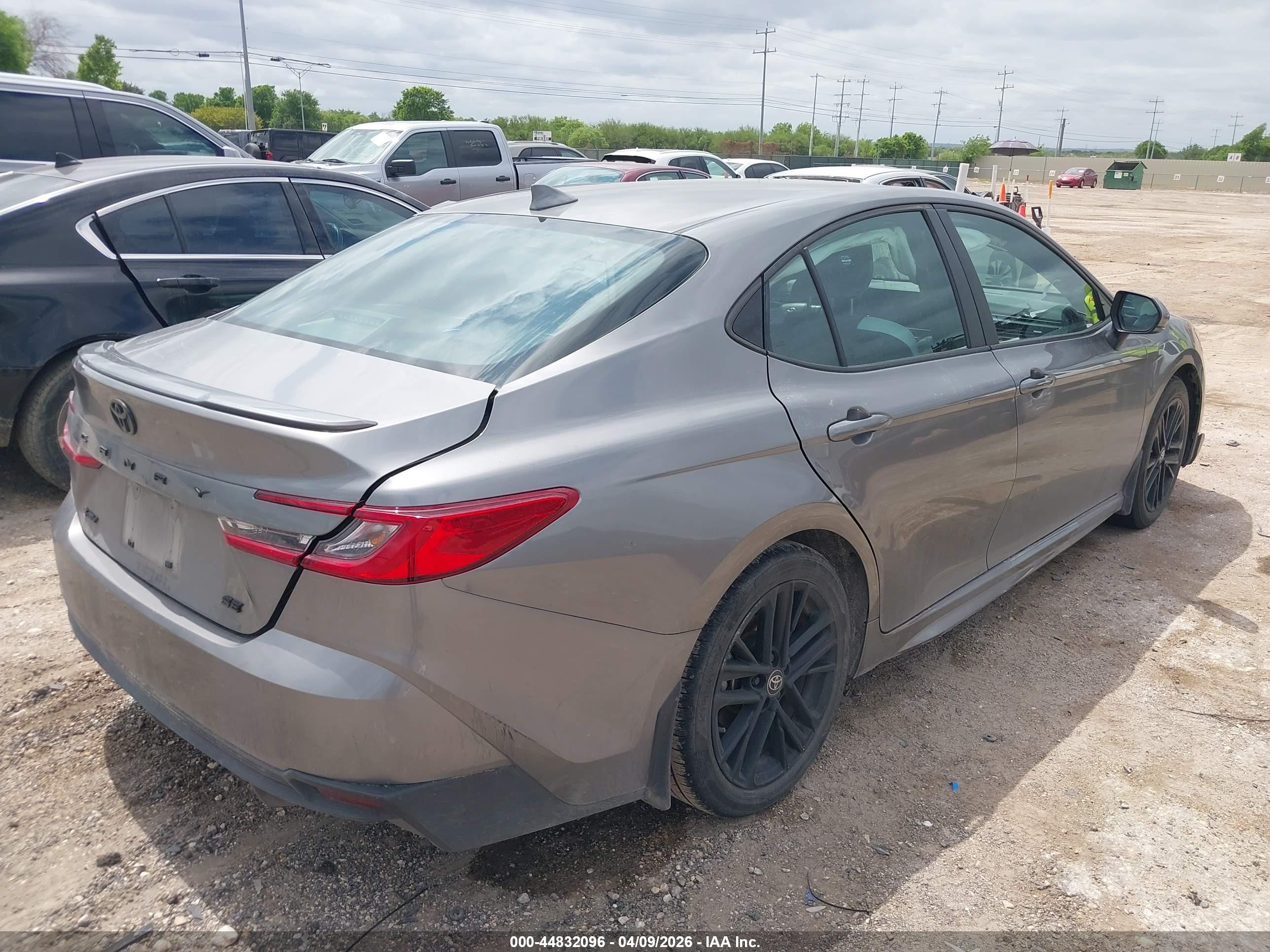 2025 Toyota Camry Se Gray vin: 4T1DAACK9SU509481