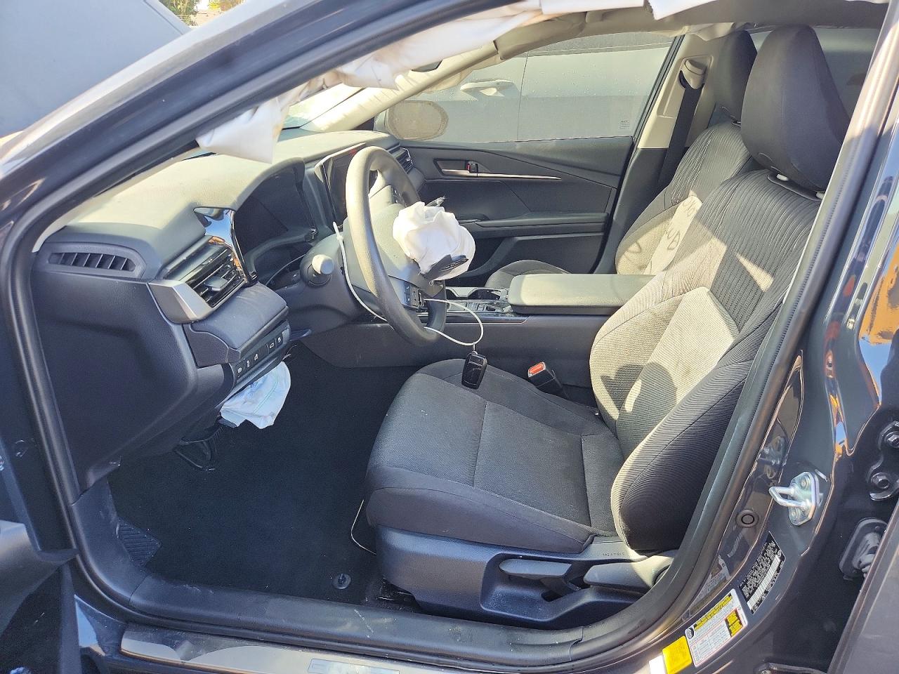 2026 Toyota Camry Le Gray vin: 4T1DAACK9TU217668