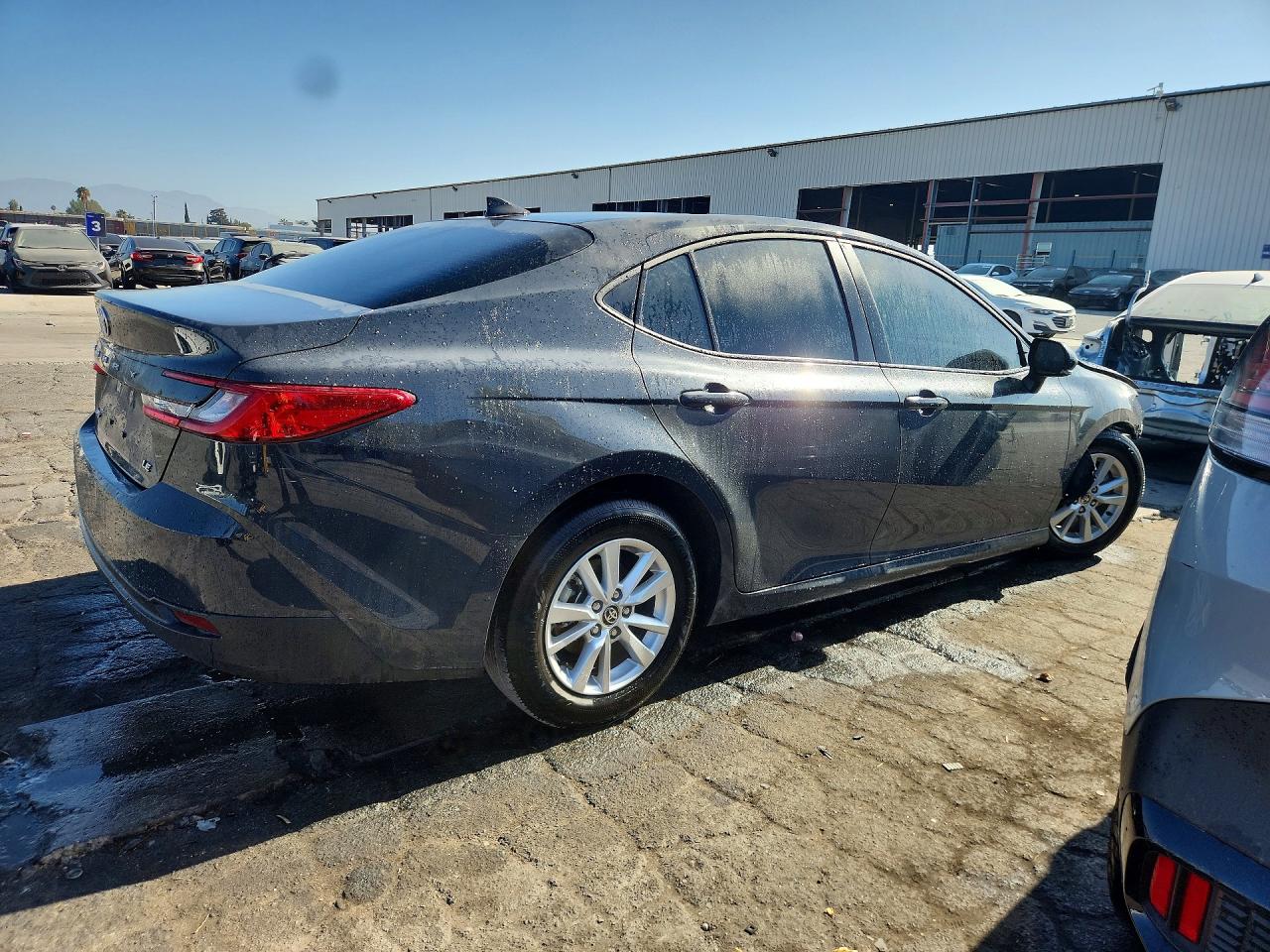 2026 Toyota Camry Le Gray vin: 4T1DAACK9TU217668