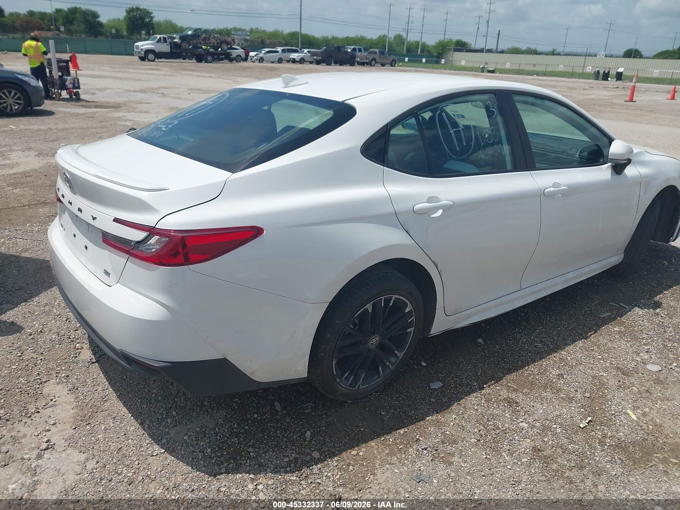 2026 Toyota Camry Se Белый vin: 4T1DAACK9TU246152