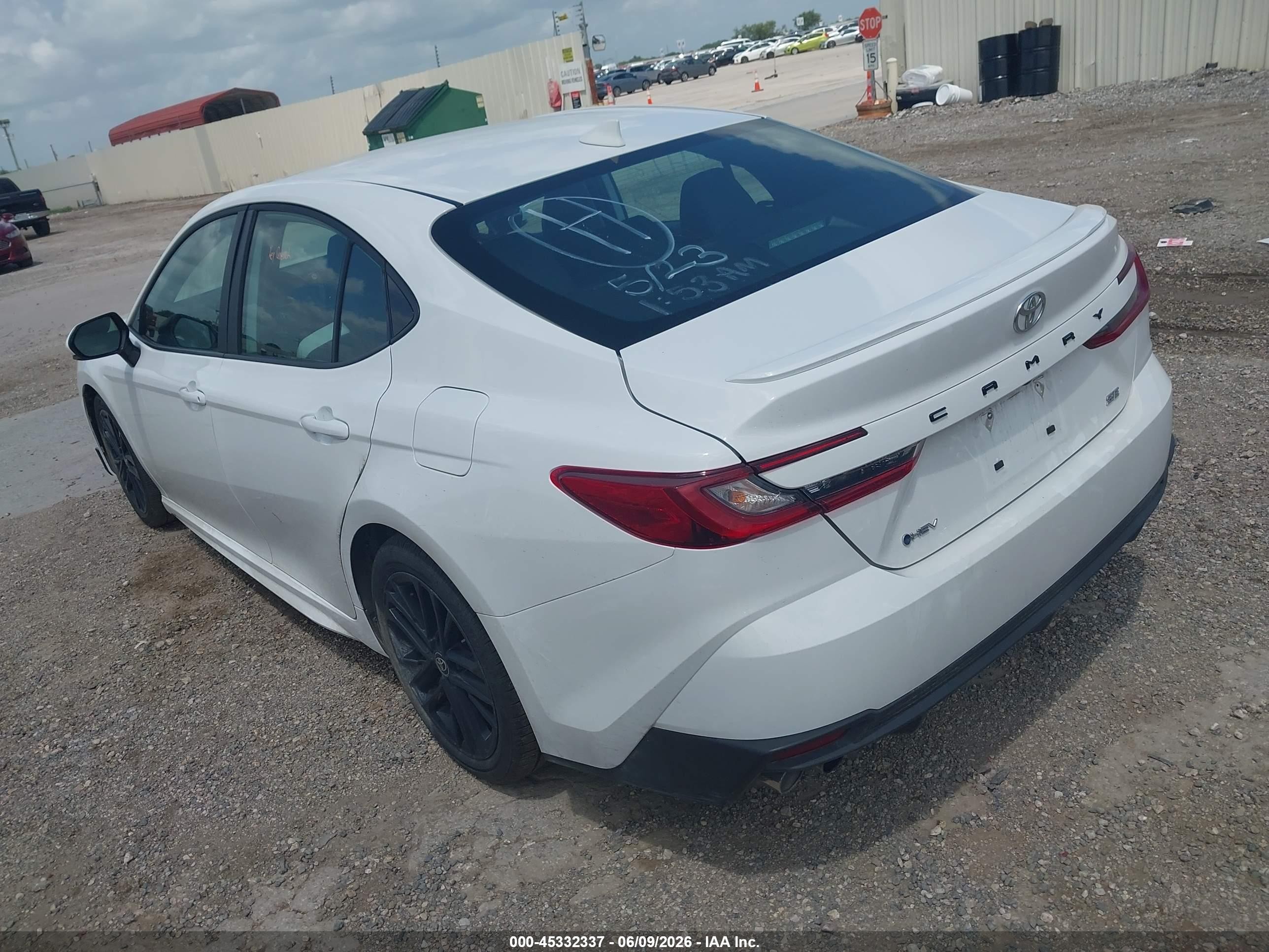 2026 Toyota Camry Se Белый vin: 4T1DAACK9TU246152