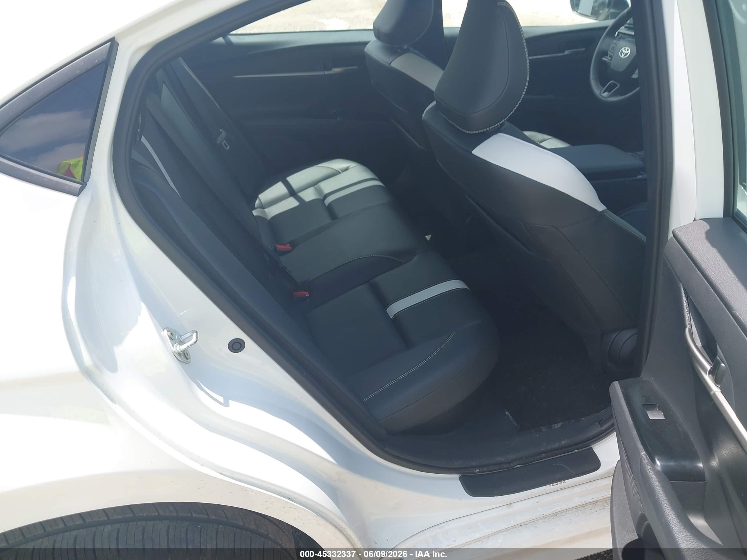 2026 Toyota Camry Se Белый vin: 4T1DAACK9TU246152