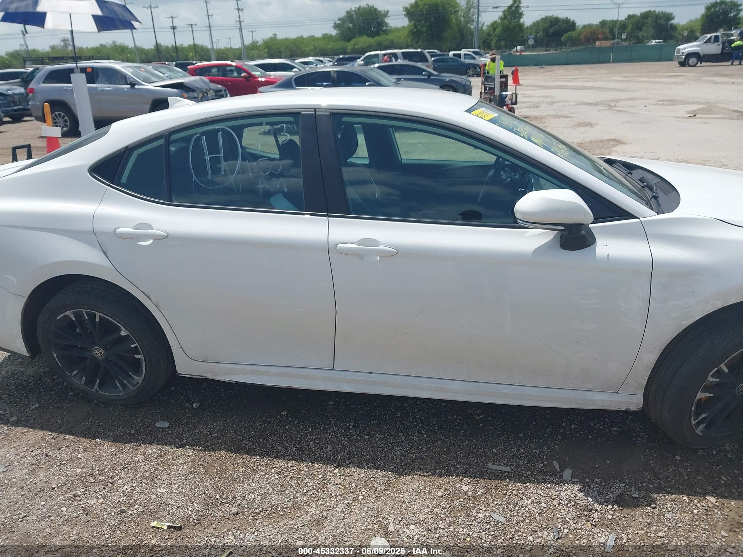 2026 Toyota Camry Se Белый vin: 4T1DAACK9TU246152