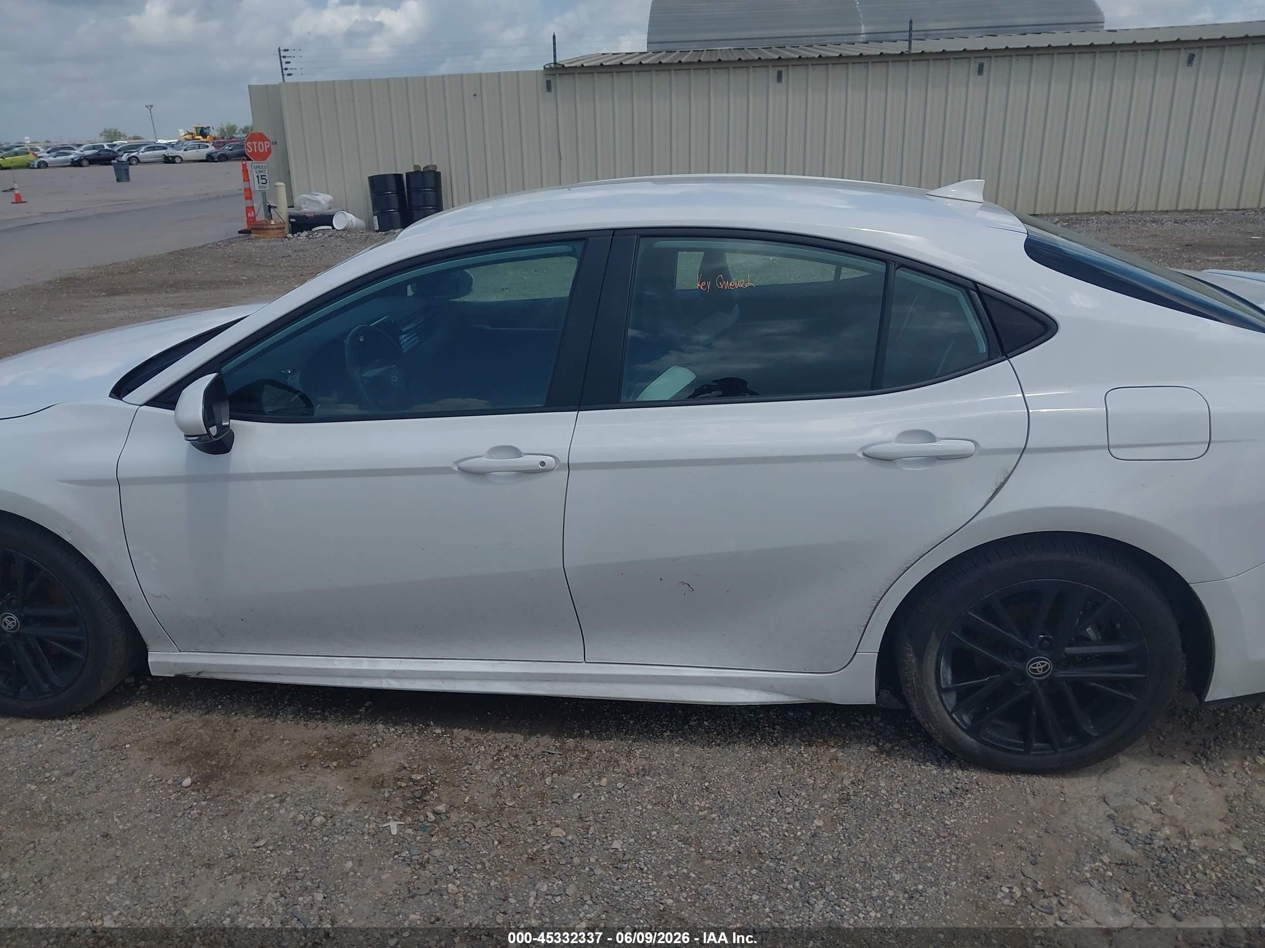 2026 Toyota Camry Se Белый vin: 4T1DAACK9TU246152