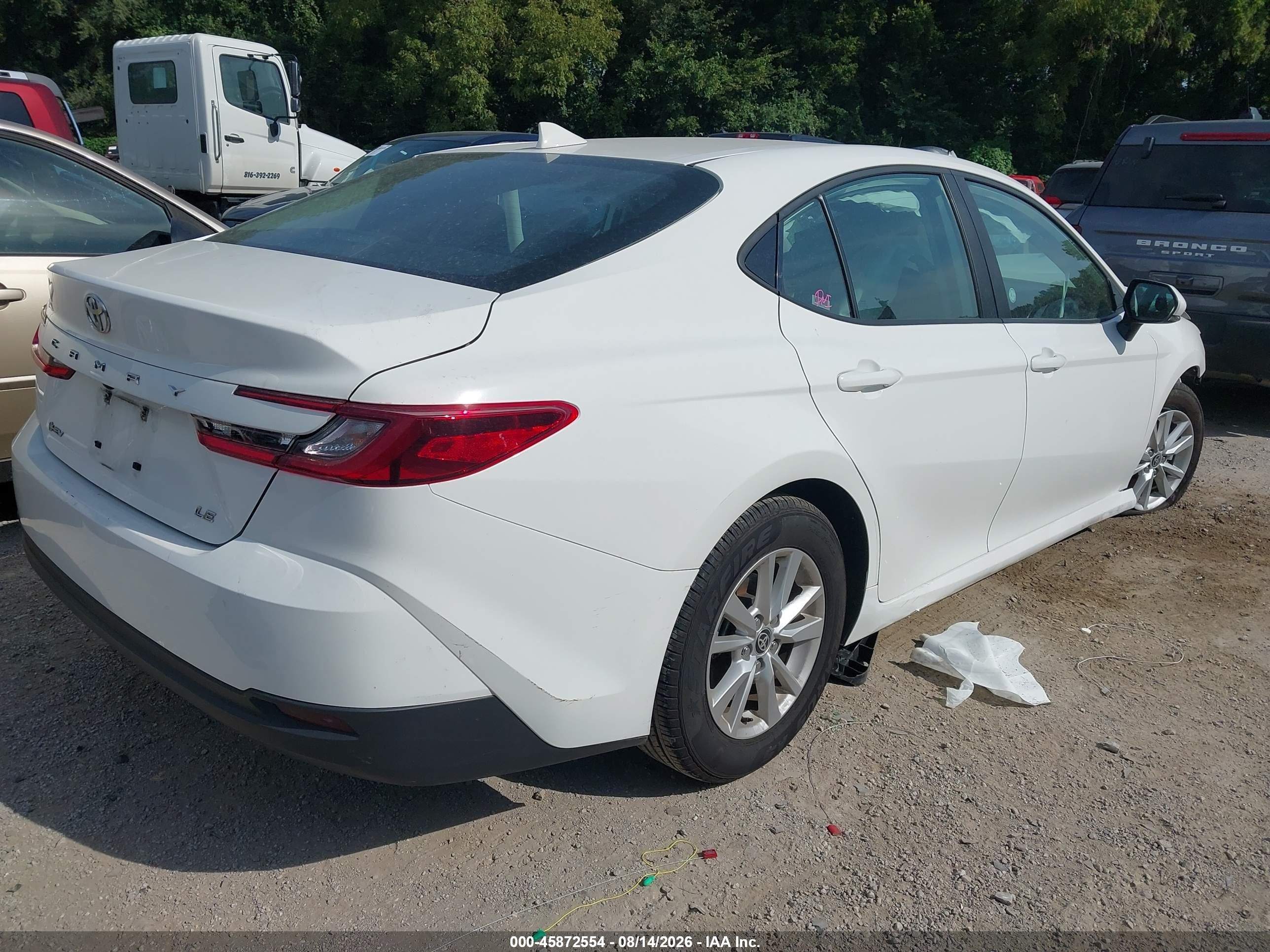 2025 Toyota Camry Le Белый vin: 4T1DAACKXSU058755