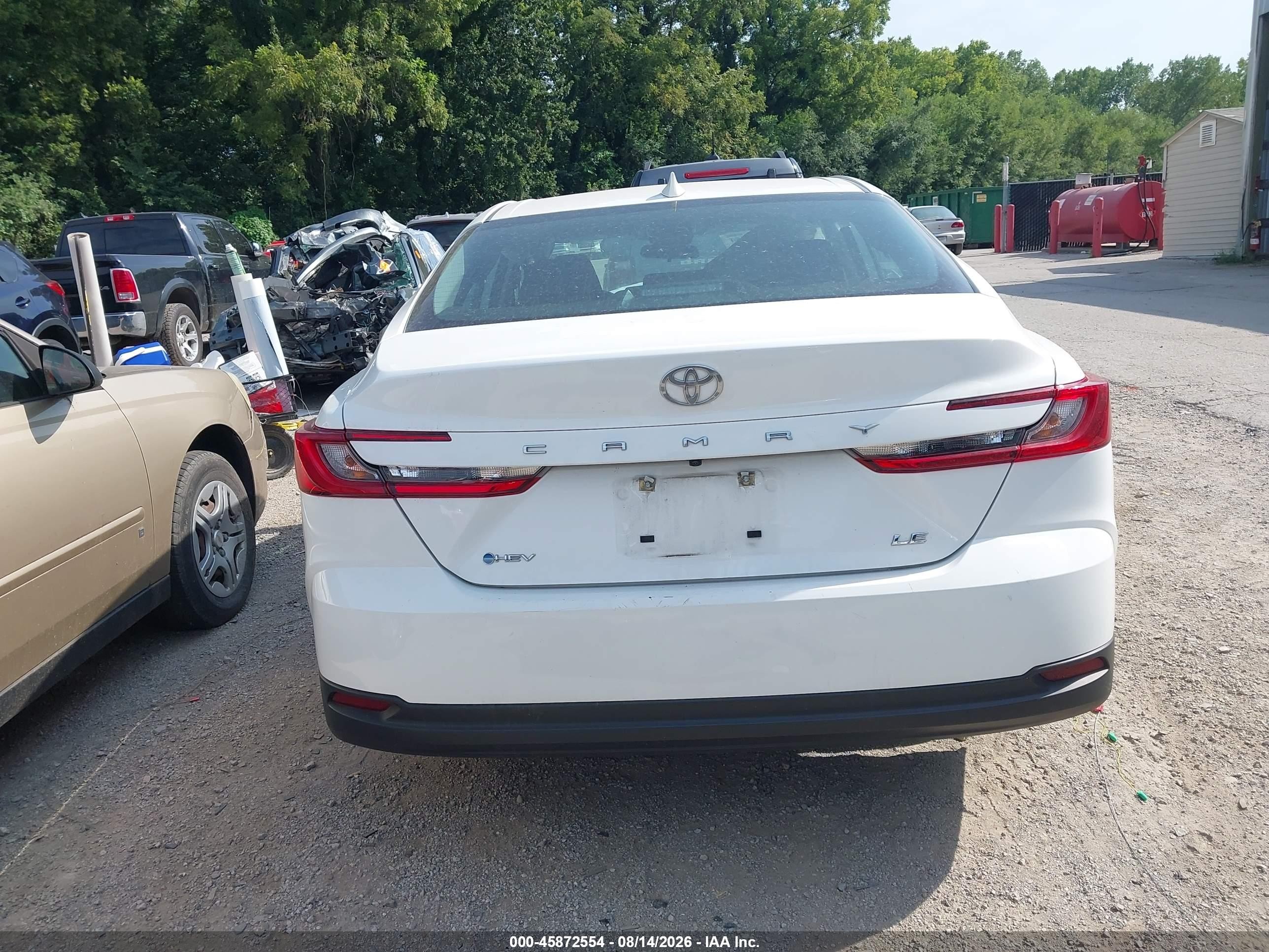 2025 Toyota Camry Le Белый vin: 4T1DAACKXSU058755