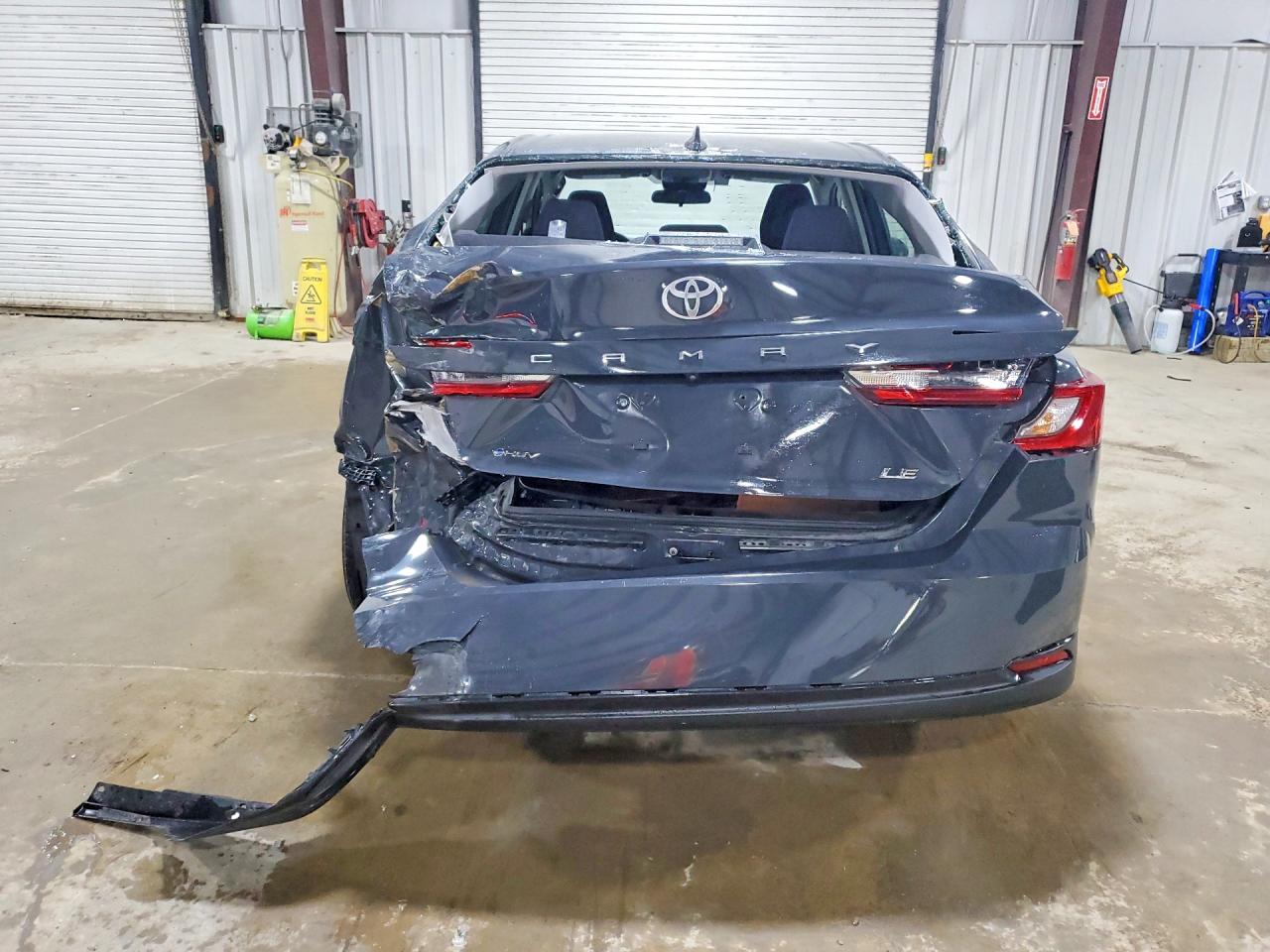 2025 Toyota Camry Le Charcoal vin: 4T1DAACKXSU520862