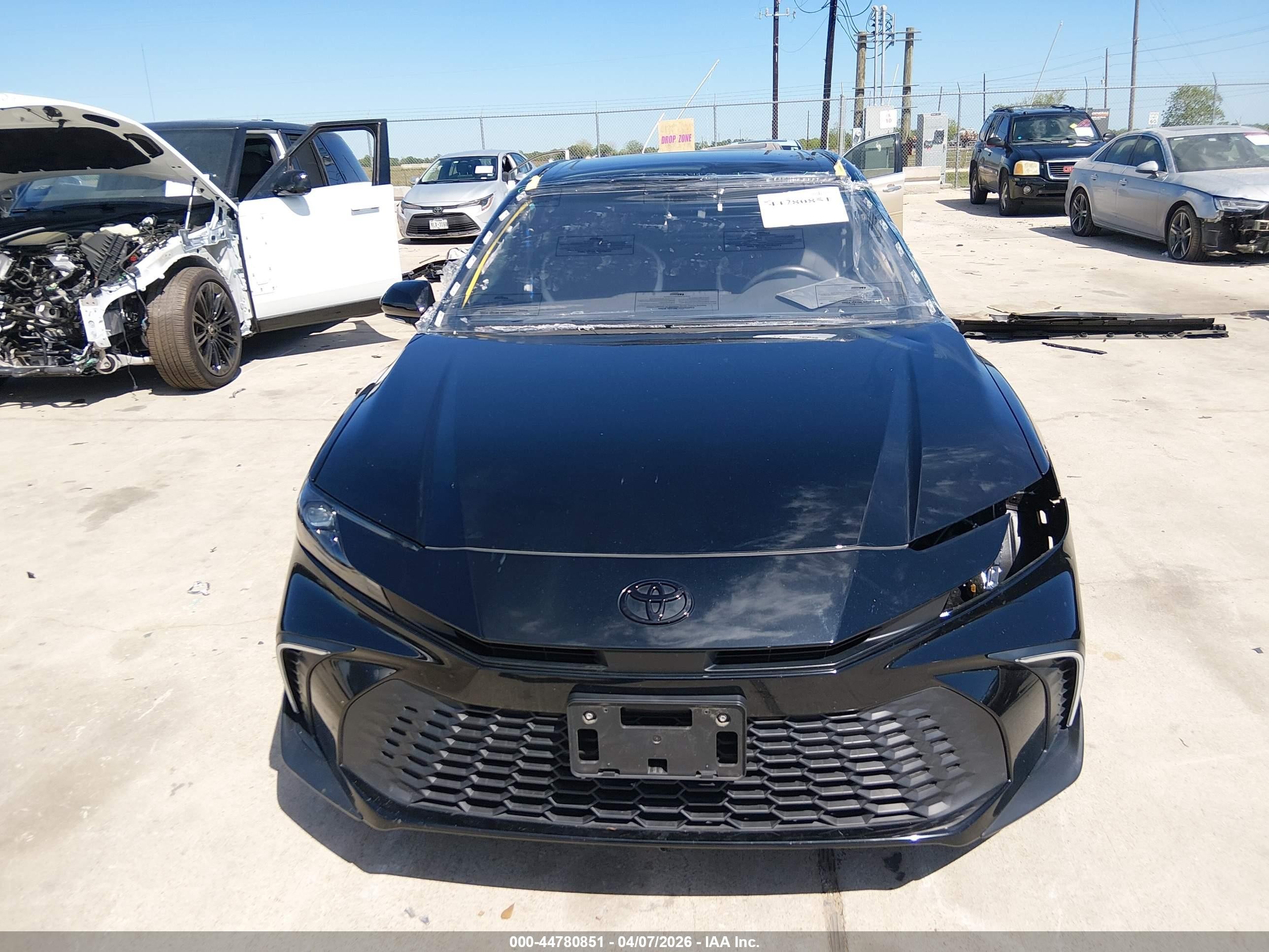 2025 Toyota Camry Se Black vin: 4T1DAACKXSU564716