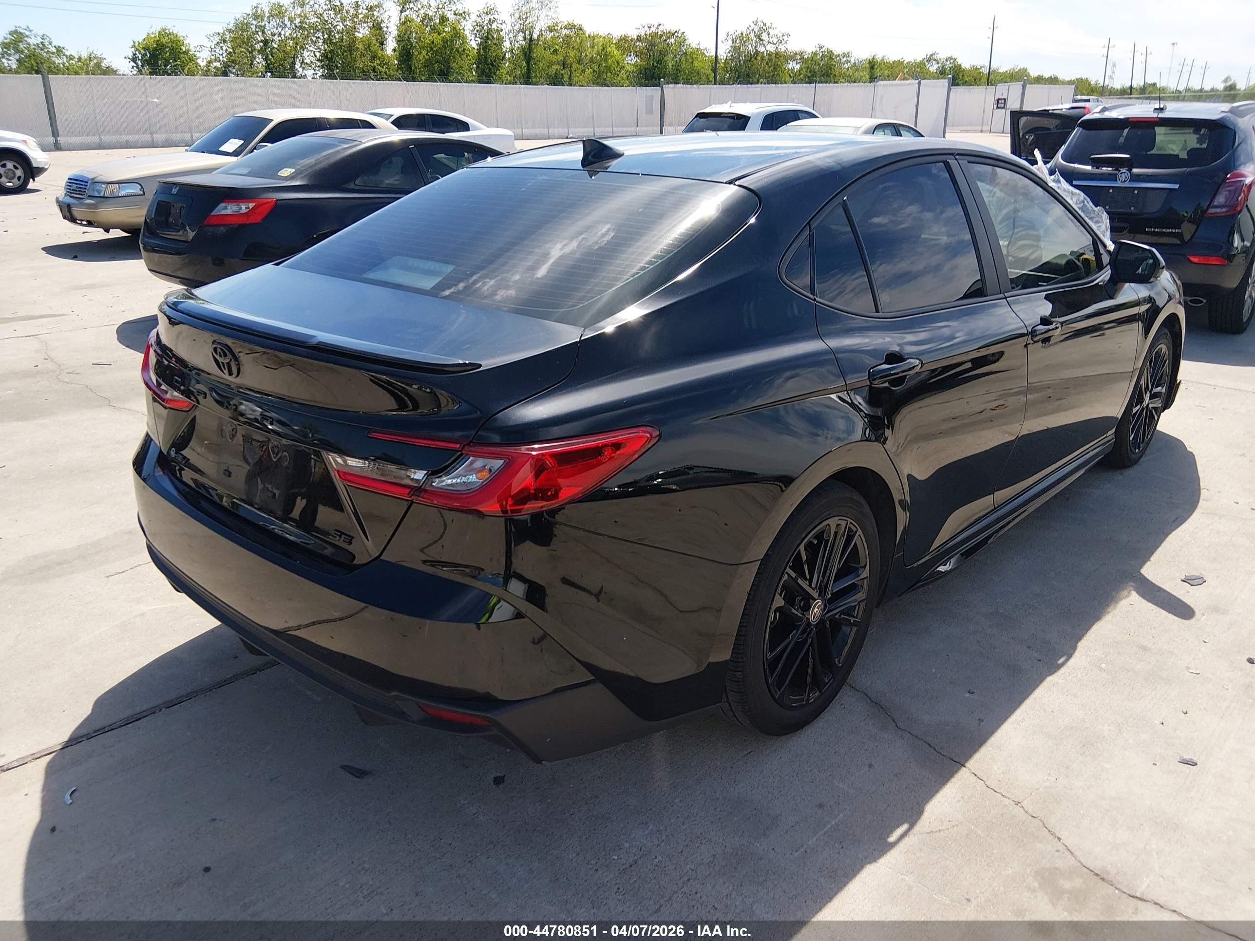 2025 Toyota Camry Se Black vin: 4T1DAACKXSU564716