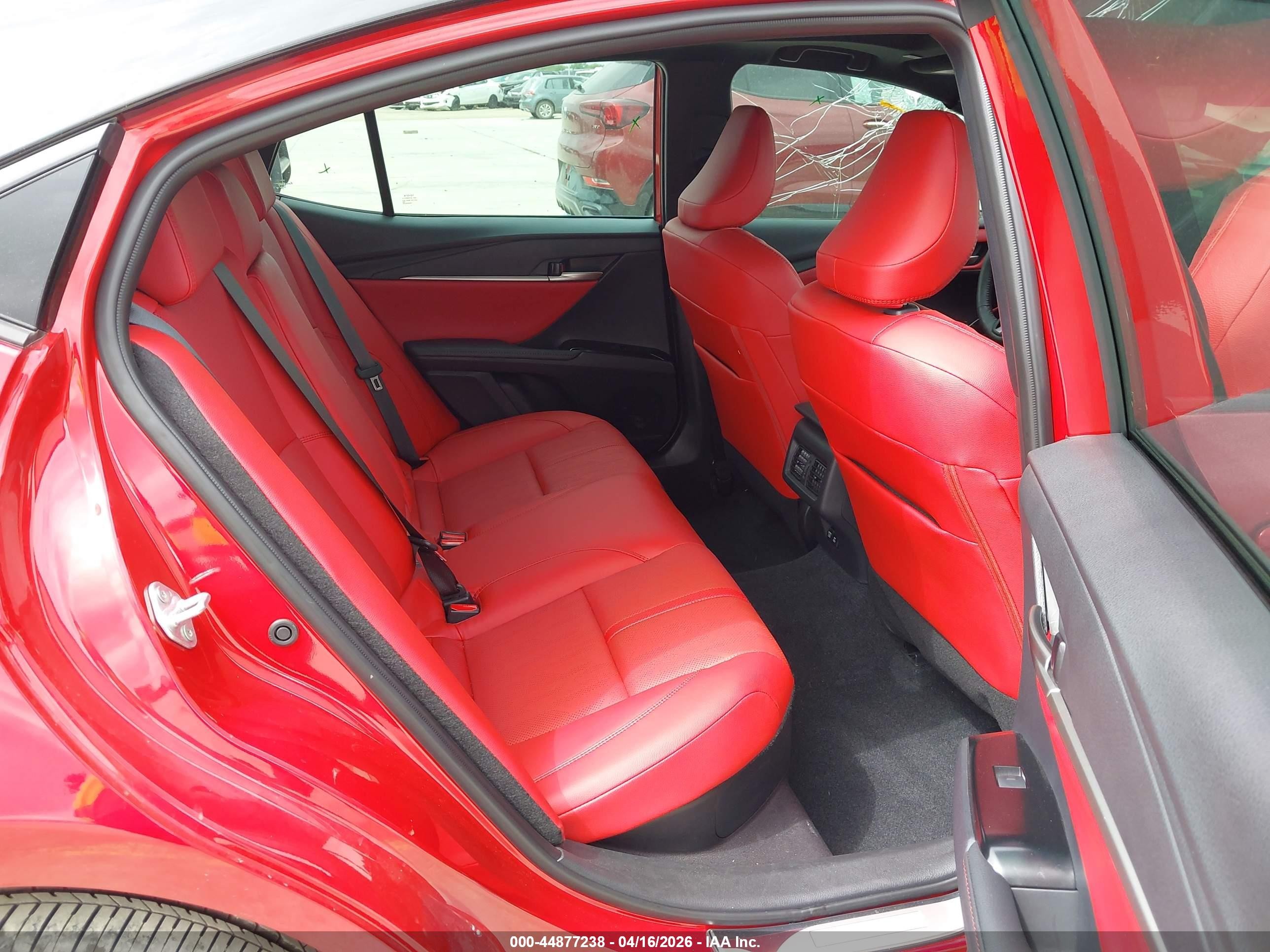2026 Toyota Camry Xse Red vin: 4T1DAACKXTU235127