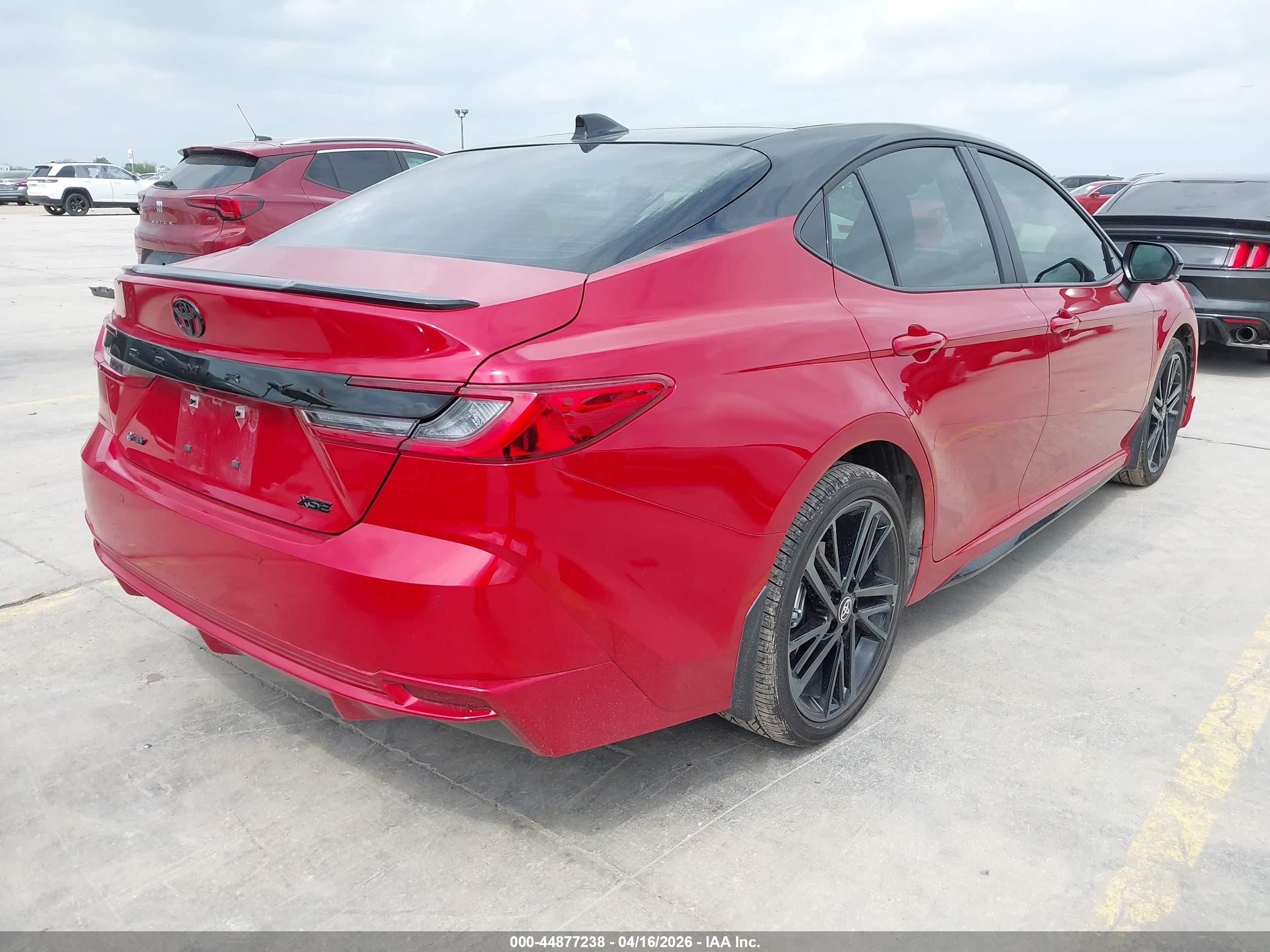 2026 Toyota Camry Xse Red vin: 4T1DAACKXTU235127