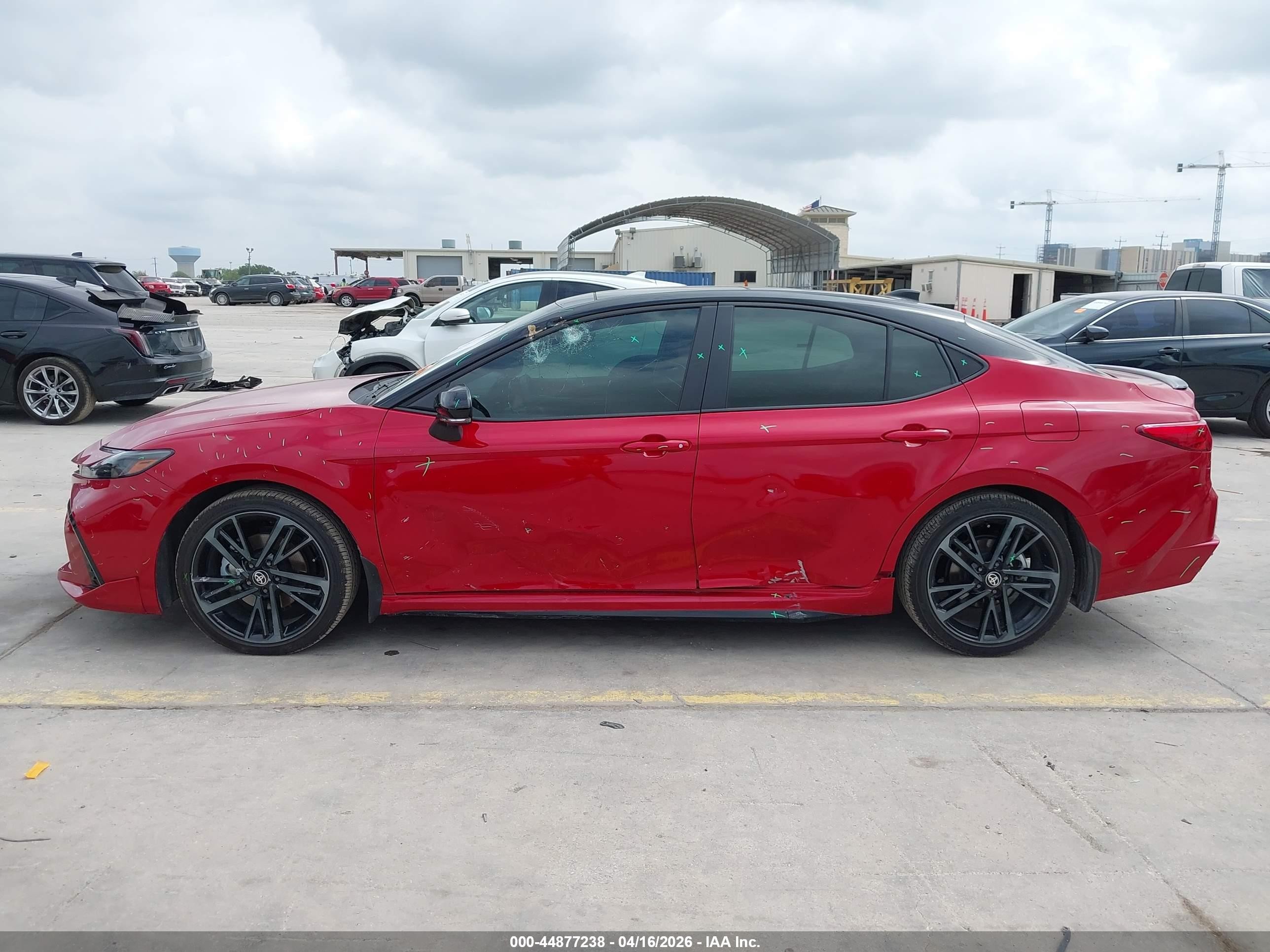 2026 Toyota Camry Xse Red vin: 4T1DAACKXTU235127