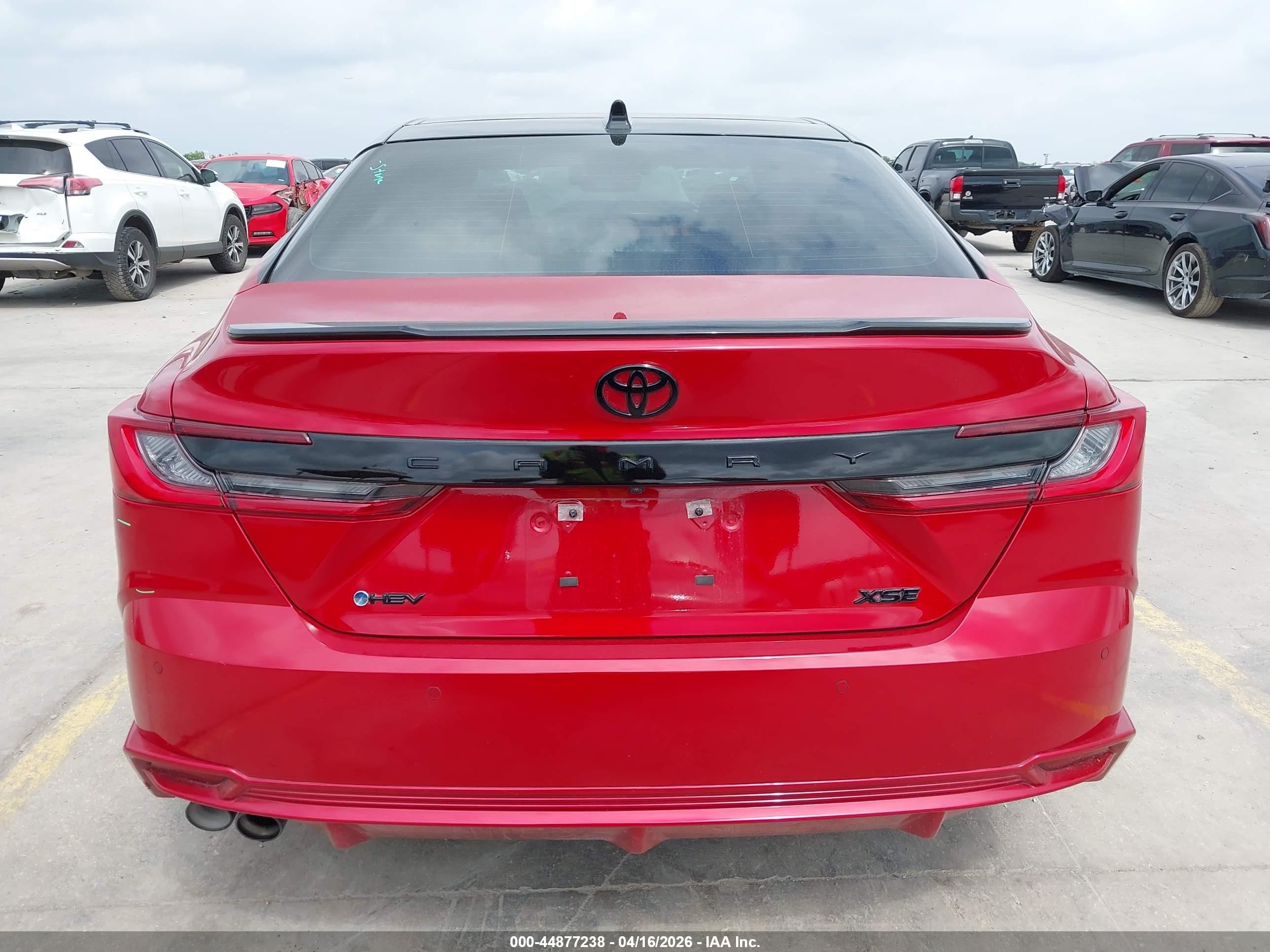 2026 Toyota Camry Xse Red vin: 4T1DAACKXTU235127