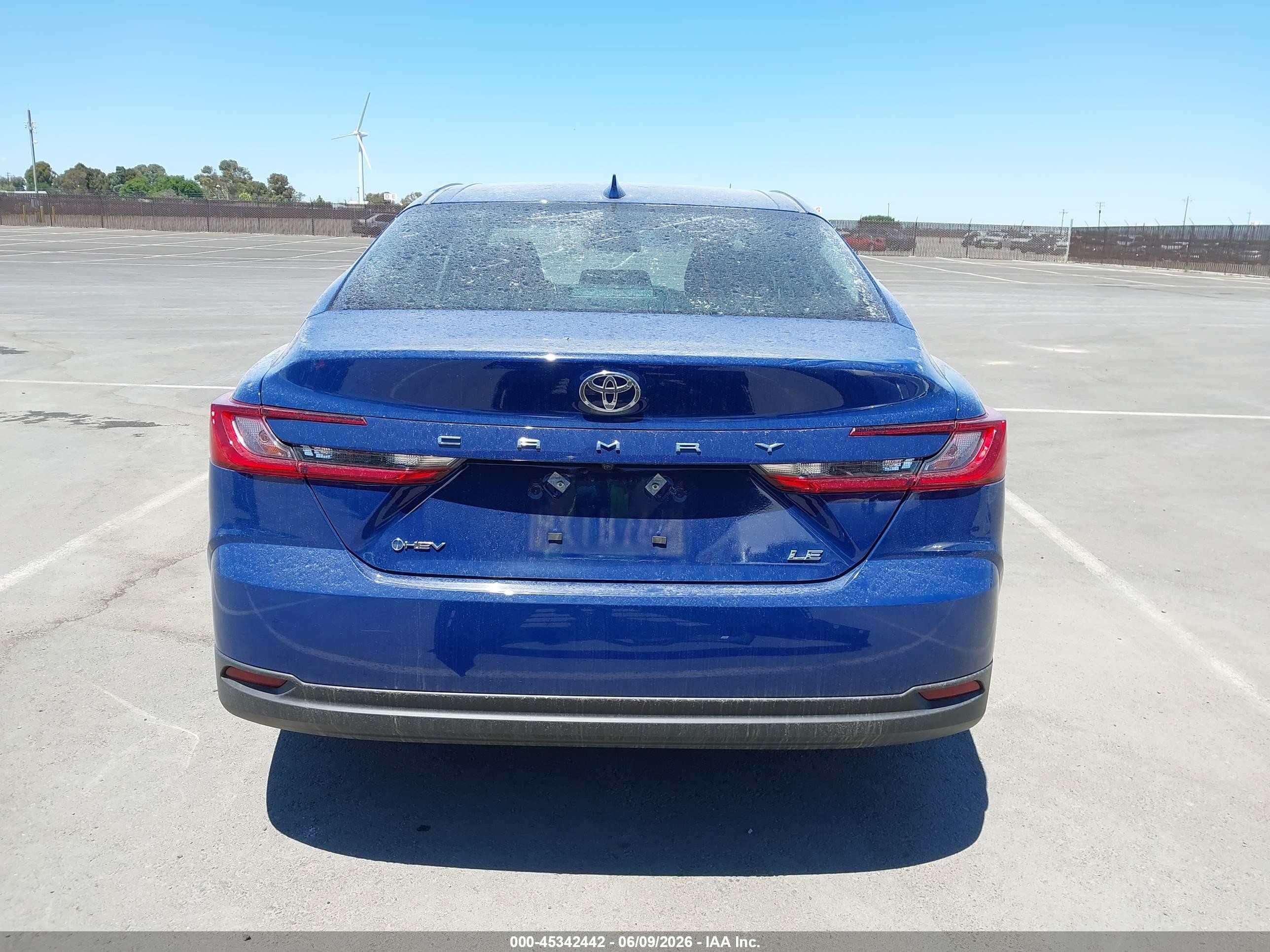 2026 Toyota Camry Le Синий vin: 4T1DAACKXTU279063