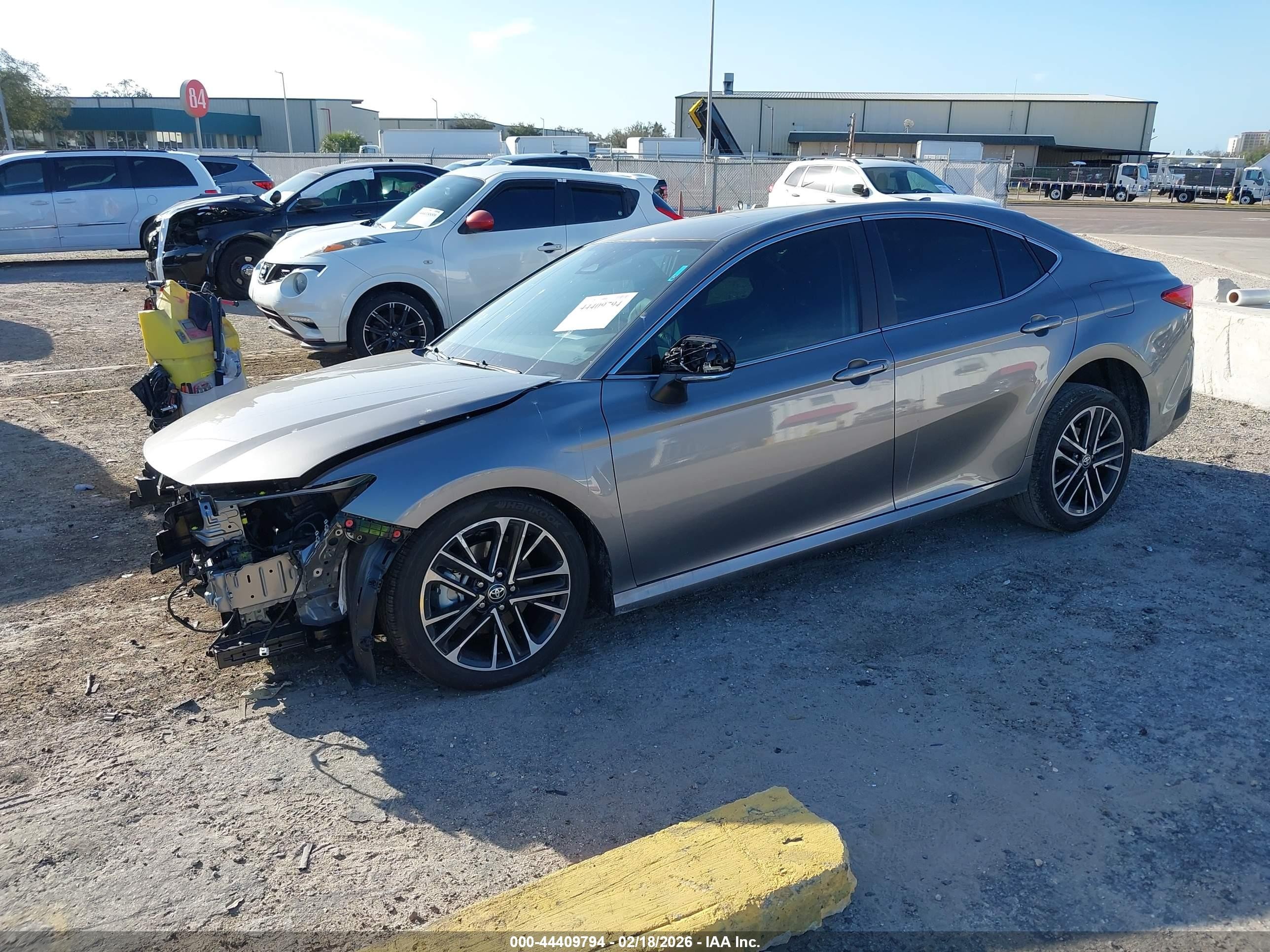 2026 Toyota Camry Xle Gray vin: 4T1DAACKXTU671881