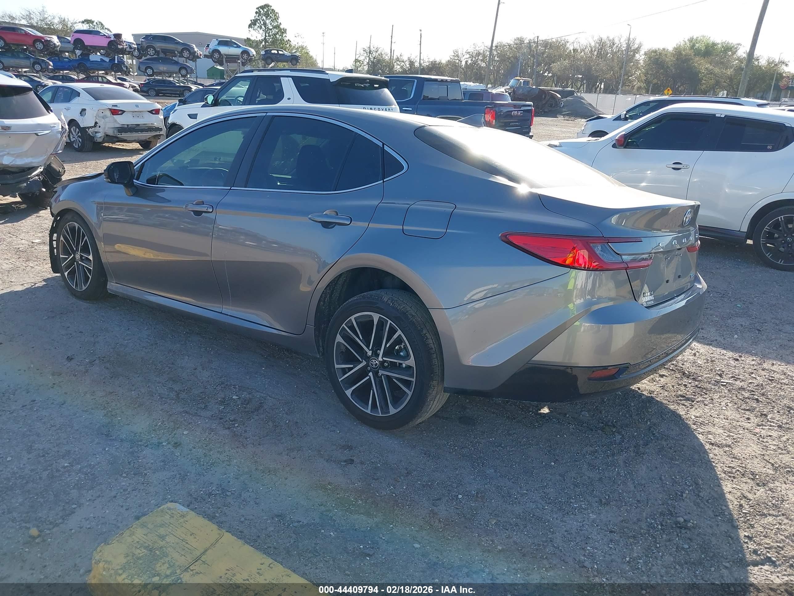 2026 Toyota Camry Xle Gray vin: 4T1DAACKXTU671881