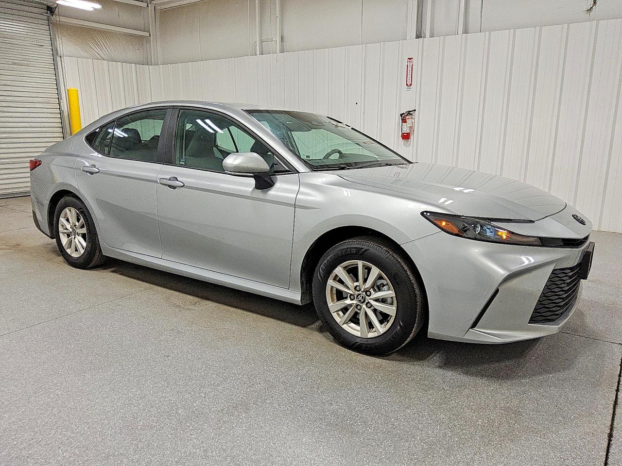 2026 Toyota Camry Le Silver vin: 4T1DBADK0TU037099