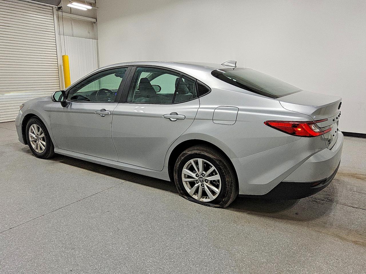 2026 Toyota Camry Le Silver vin: 4T1DBADK0TU037099