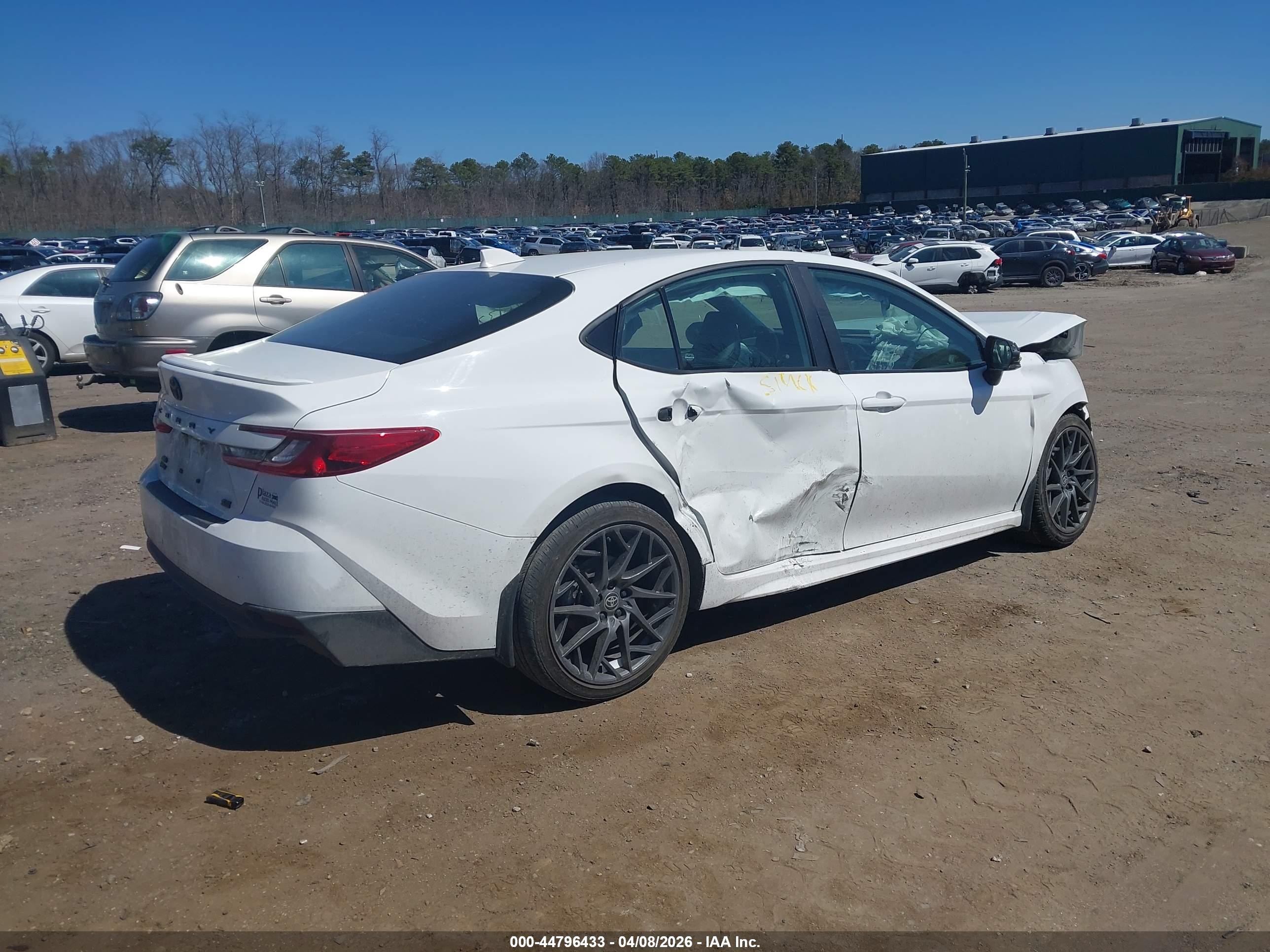 2025 Toyota Camry Se White vin: 4T1DBADK1SU511611