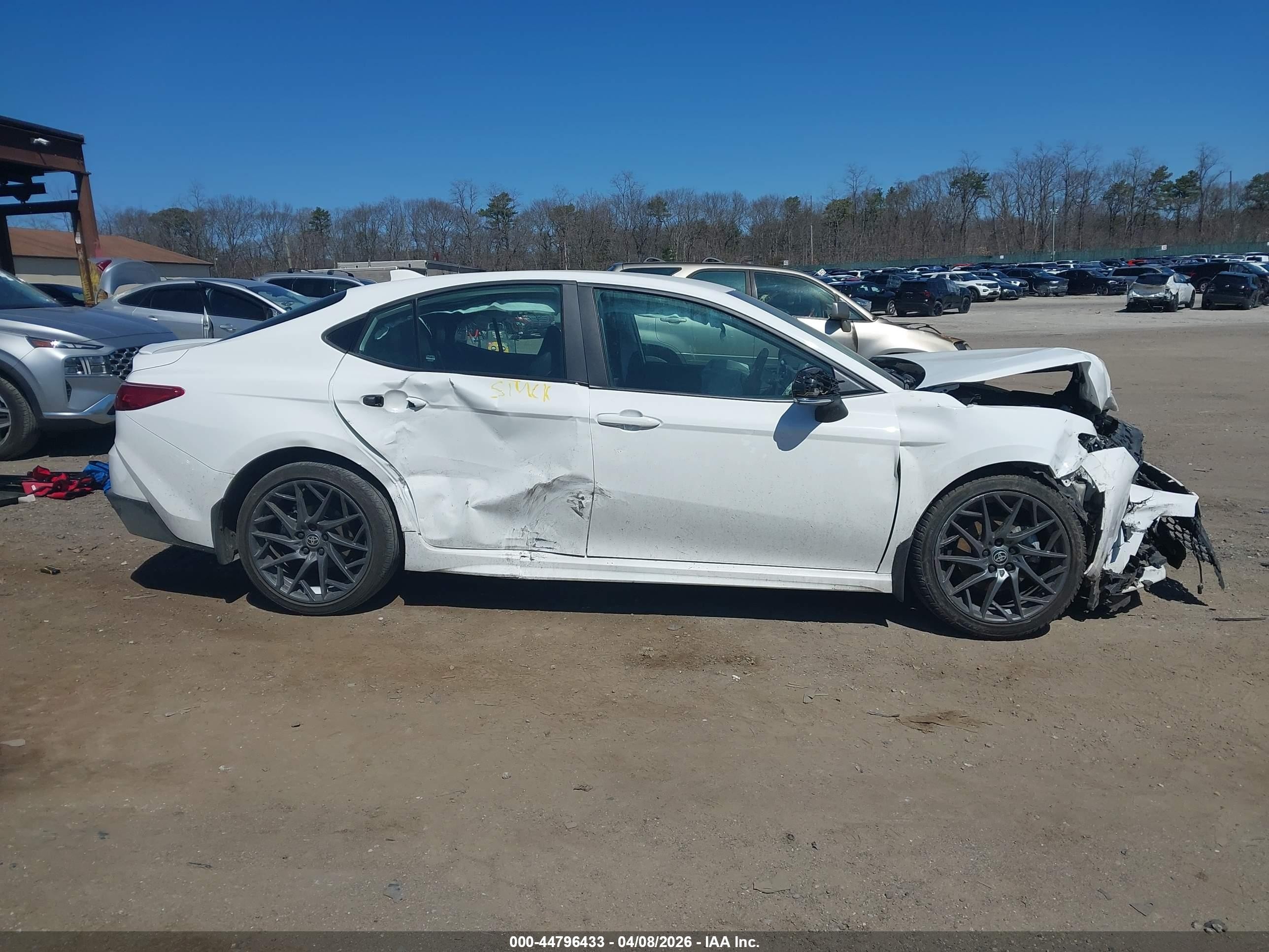 2025 Toyota Camry Se White vin: 4T1DBADK1SU511611