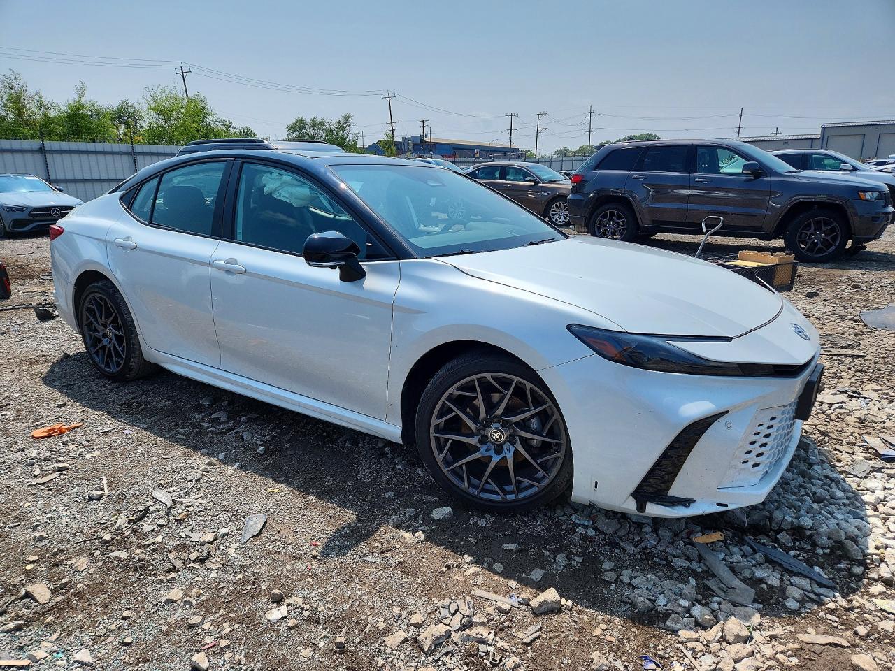 2025 Toyota Camry Xse White vin: 4T1DBADK2SU009609