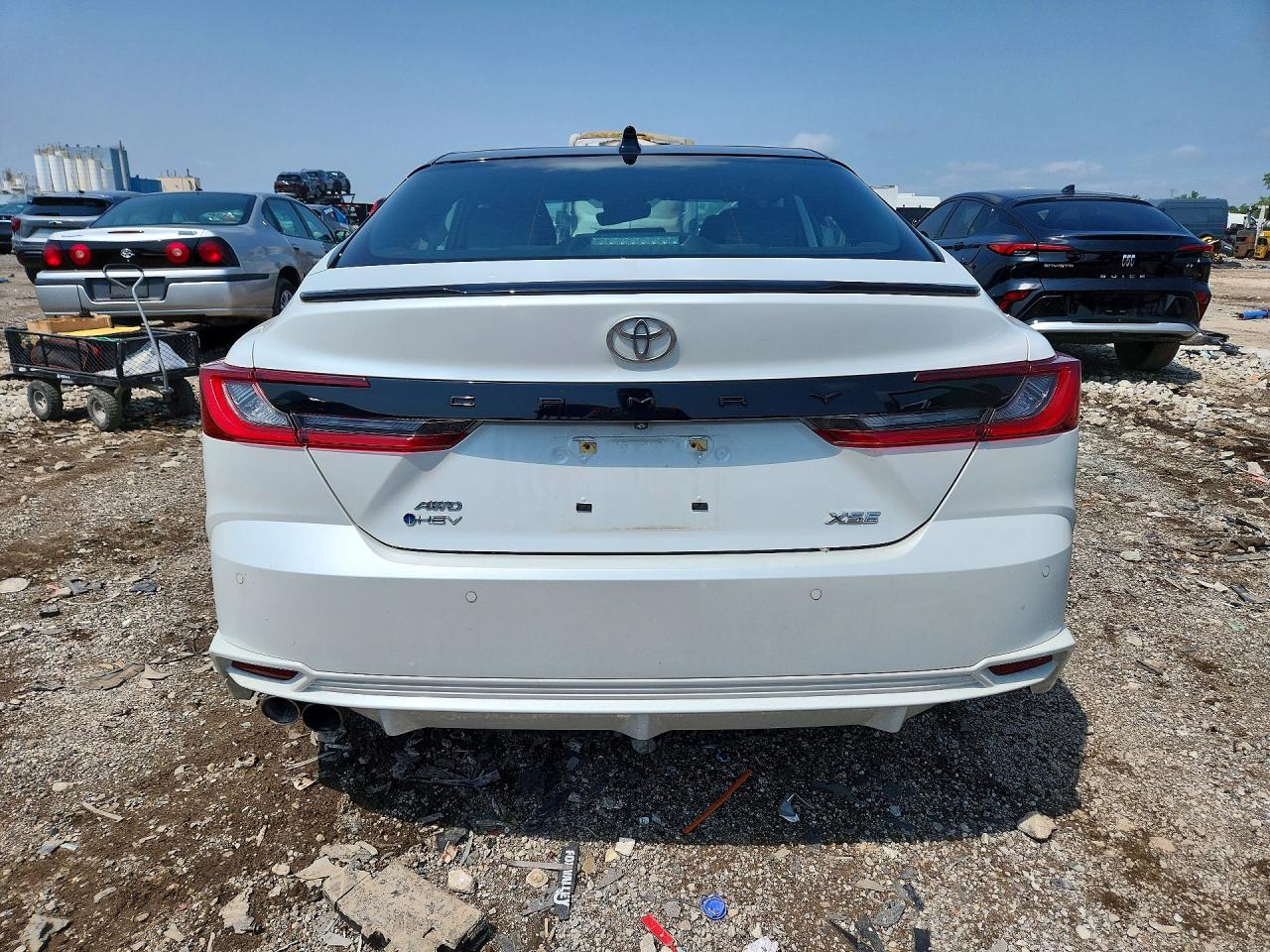2025 Toyota Camry Xse White vin: 4T1DBADK2SU009609