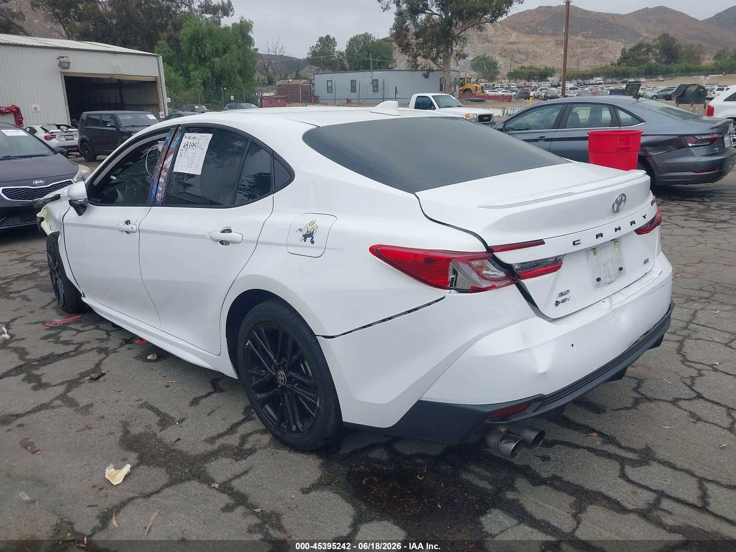 2025 Toyota Camry Se White vin: 4T1DBADK3SU007528