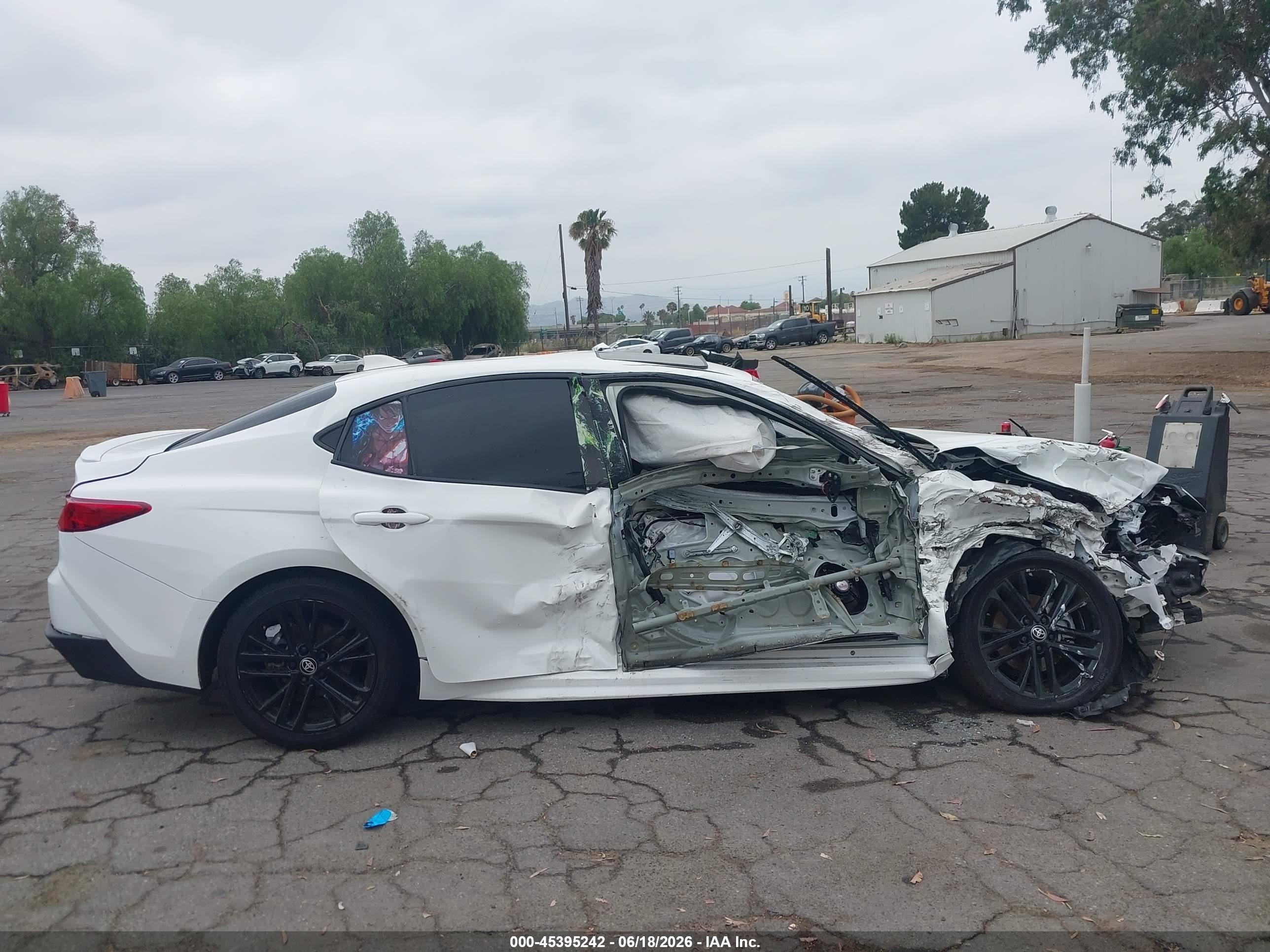 2025 Toyota Camry Se White vin: 4T1DBADK3SU007528
