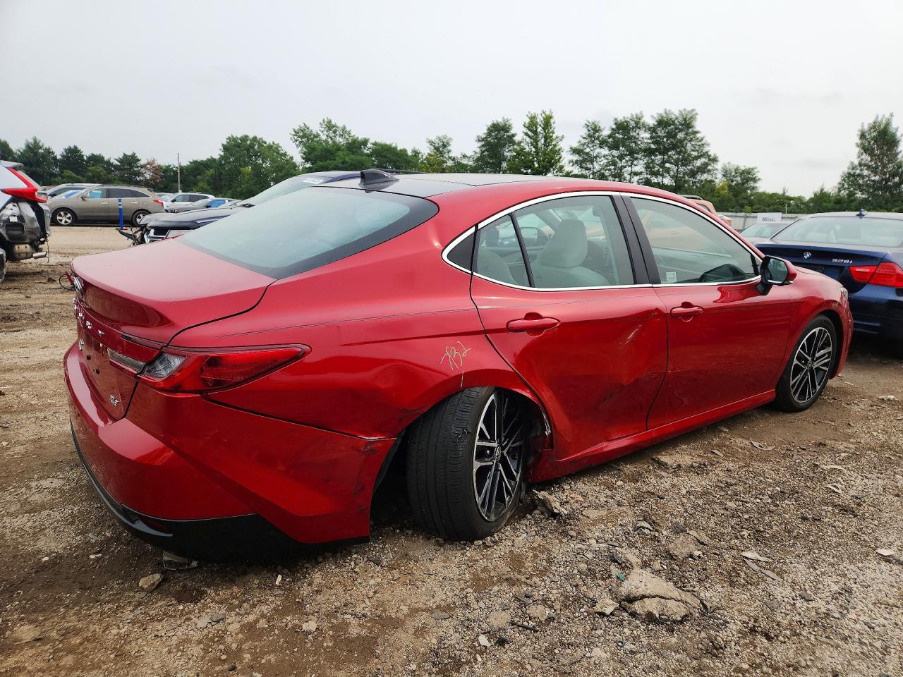 2025 Toyota Camry Xle Red vin: 4T1DBADK3SU013121