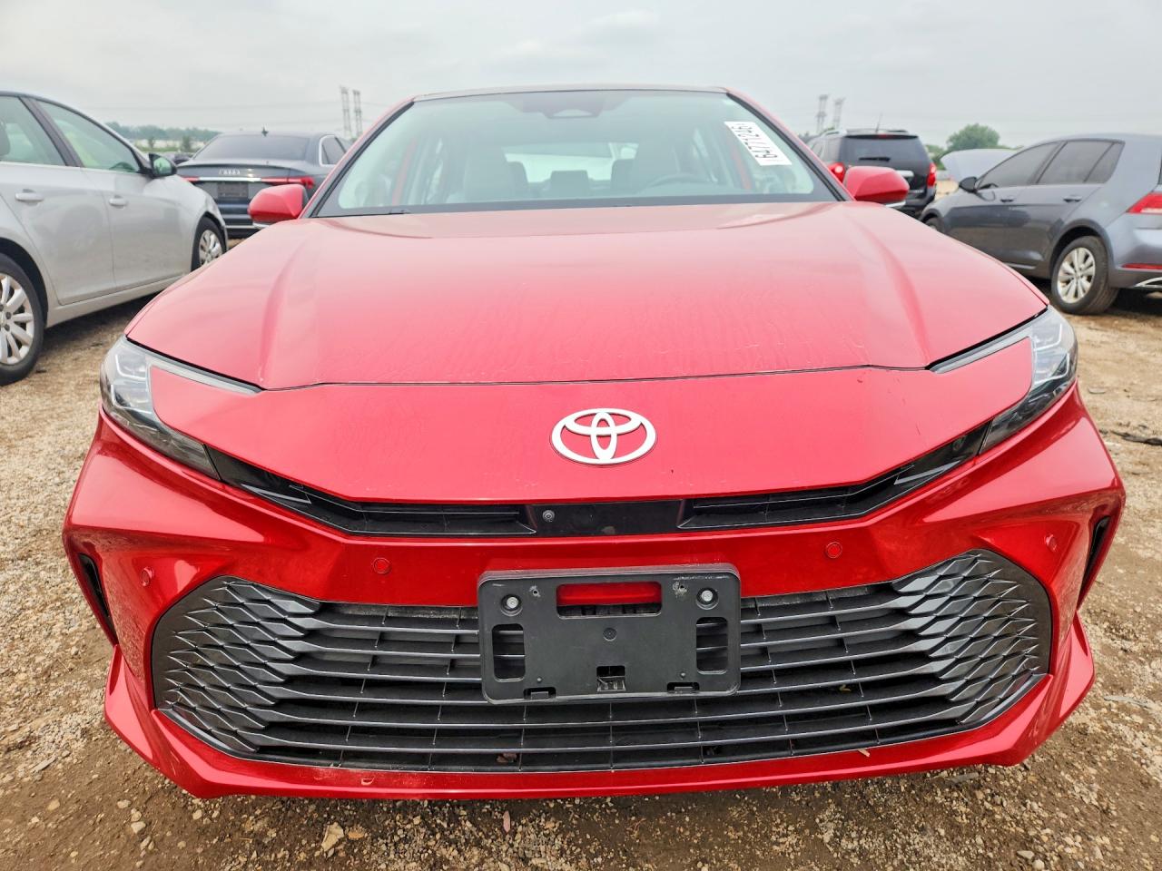 2025 Toyota Camry Xle Red vin: 4T1DBADK3SU013121