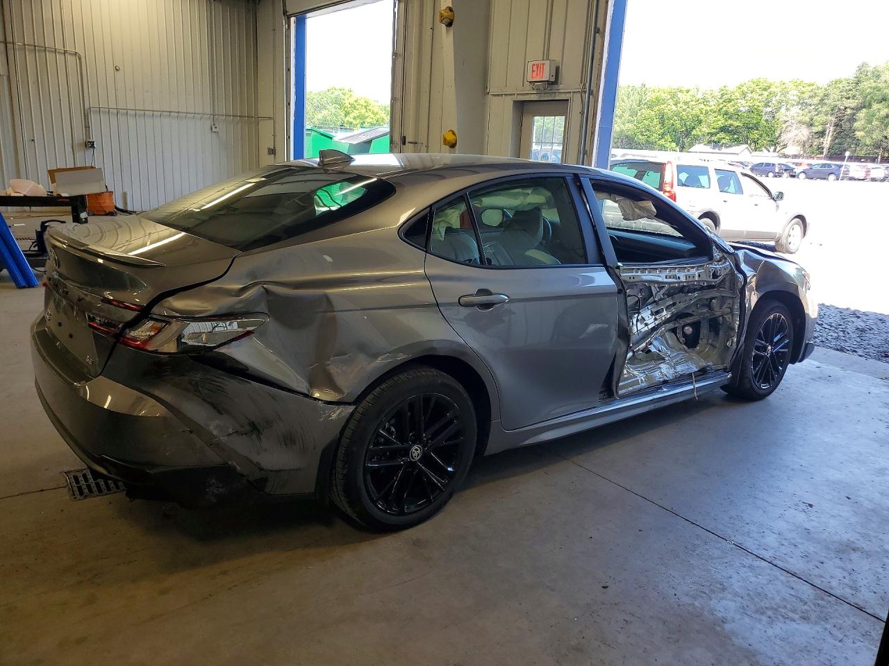 2025 Toyota Camry Se Silver vin: 4T1DBADK4SU504636
