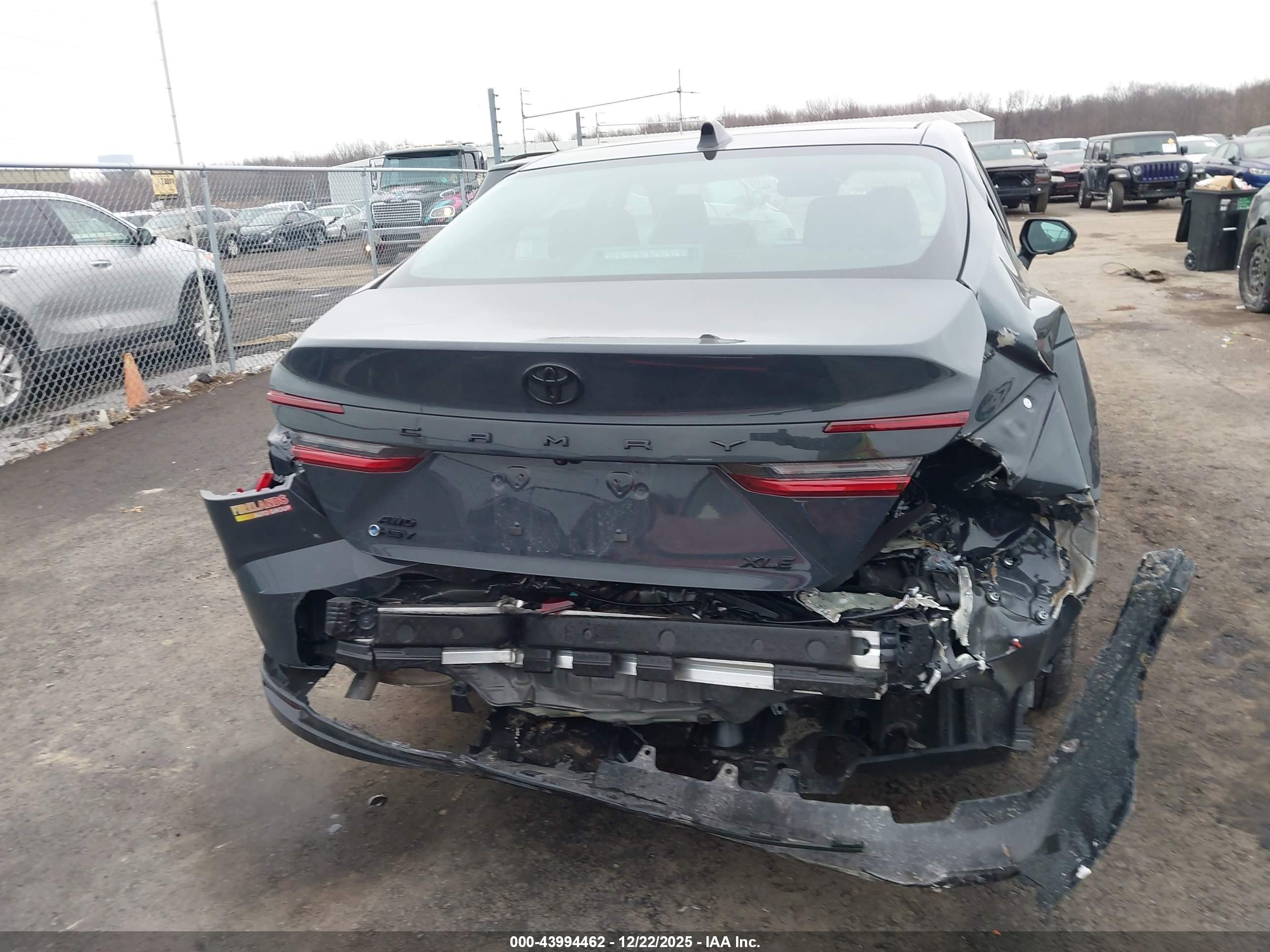 2026 Toyota Camry Xle Gray vin: 4T1DBADK4TU548198