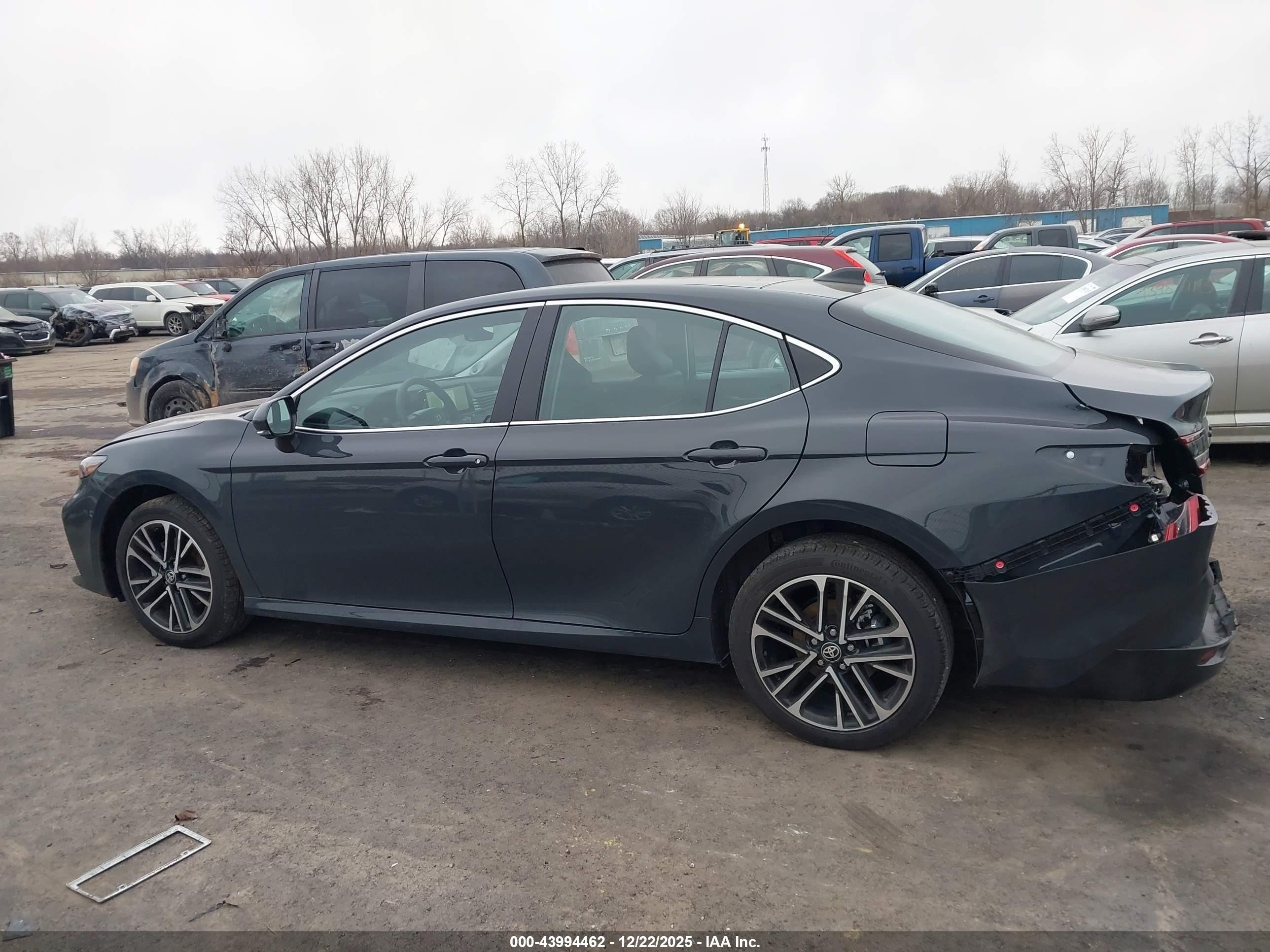 2026 Toyota Camry Xle Gray vin: 4T1DBADK4TU548198
