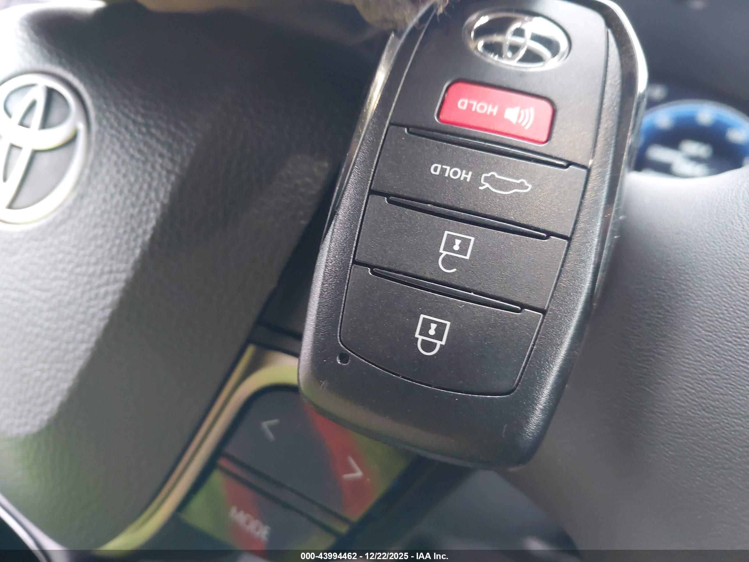 2026 Toyota Camry Xle Gray vin: 4T1DBADK4TU548198