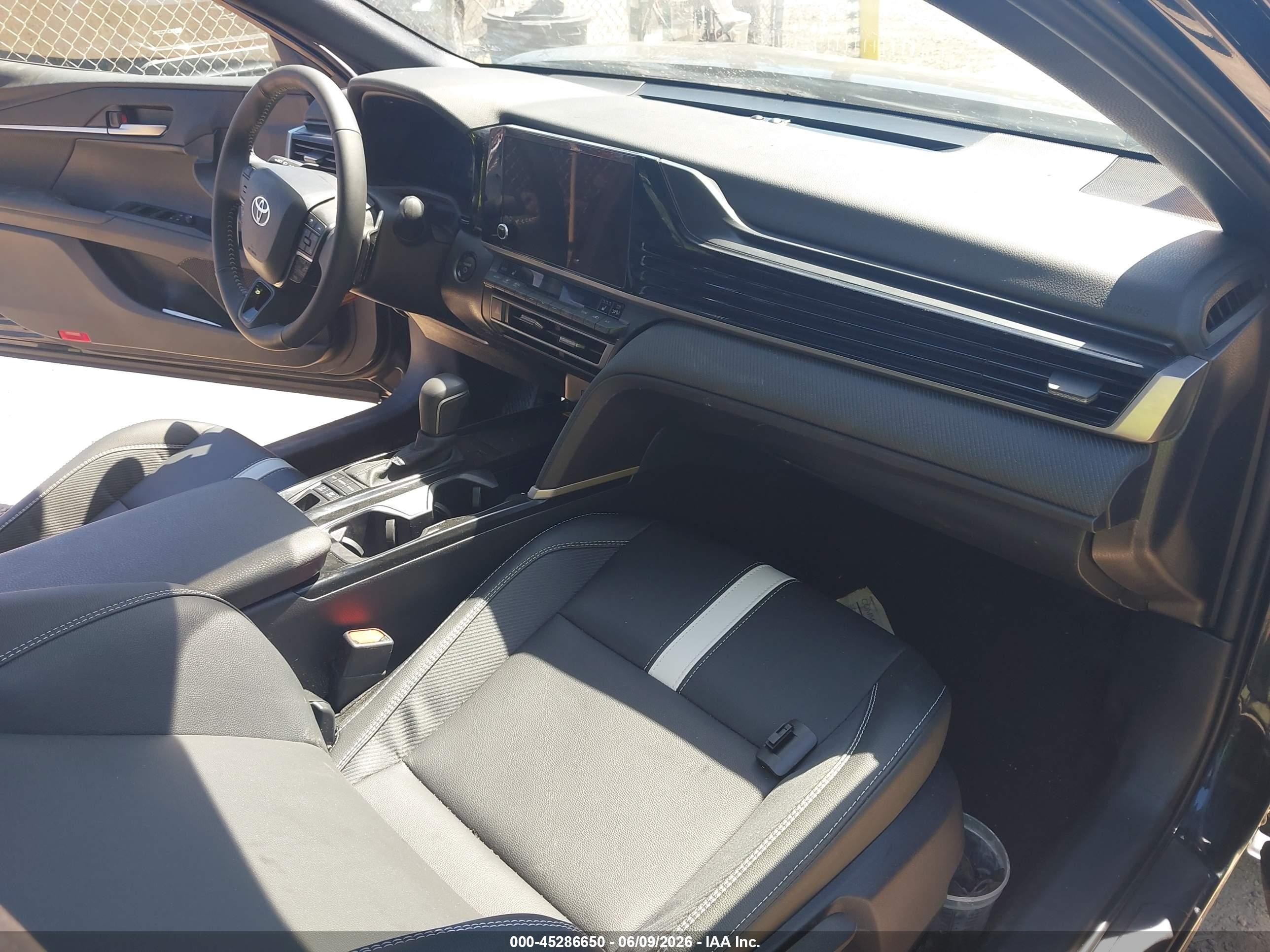 2026 Toyota Camry Se Black vin: 4T1DBADK5TU047174
