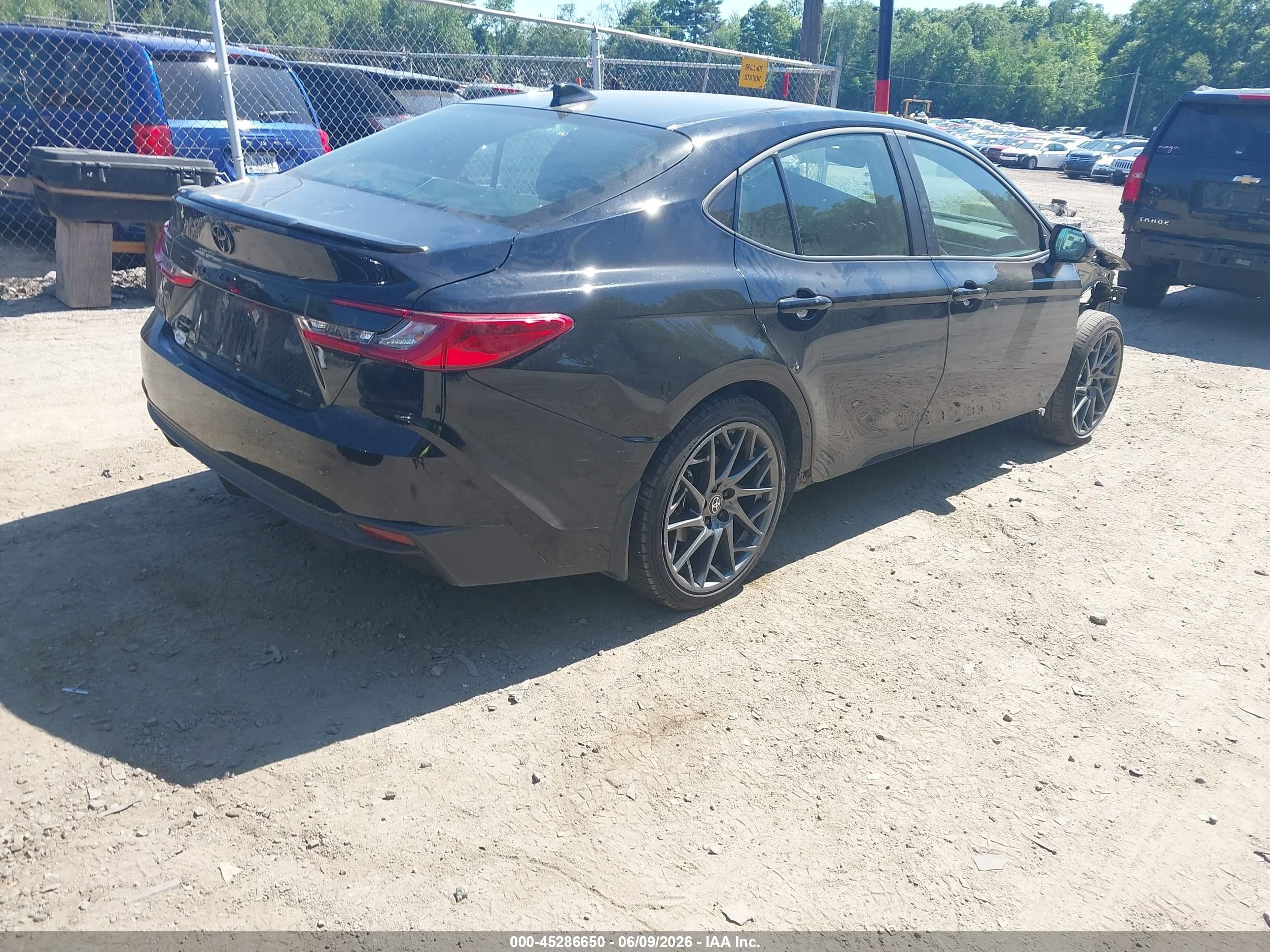 2026 Toyota Camry Se Black vin: 4T1DBADK5TU047174