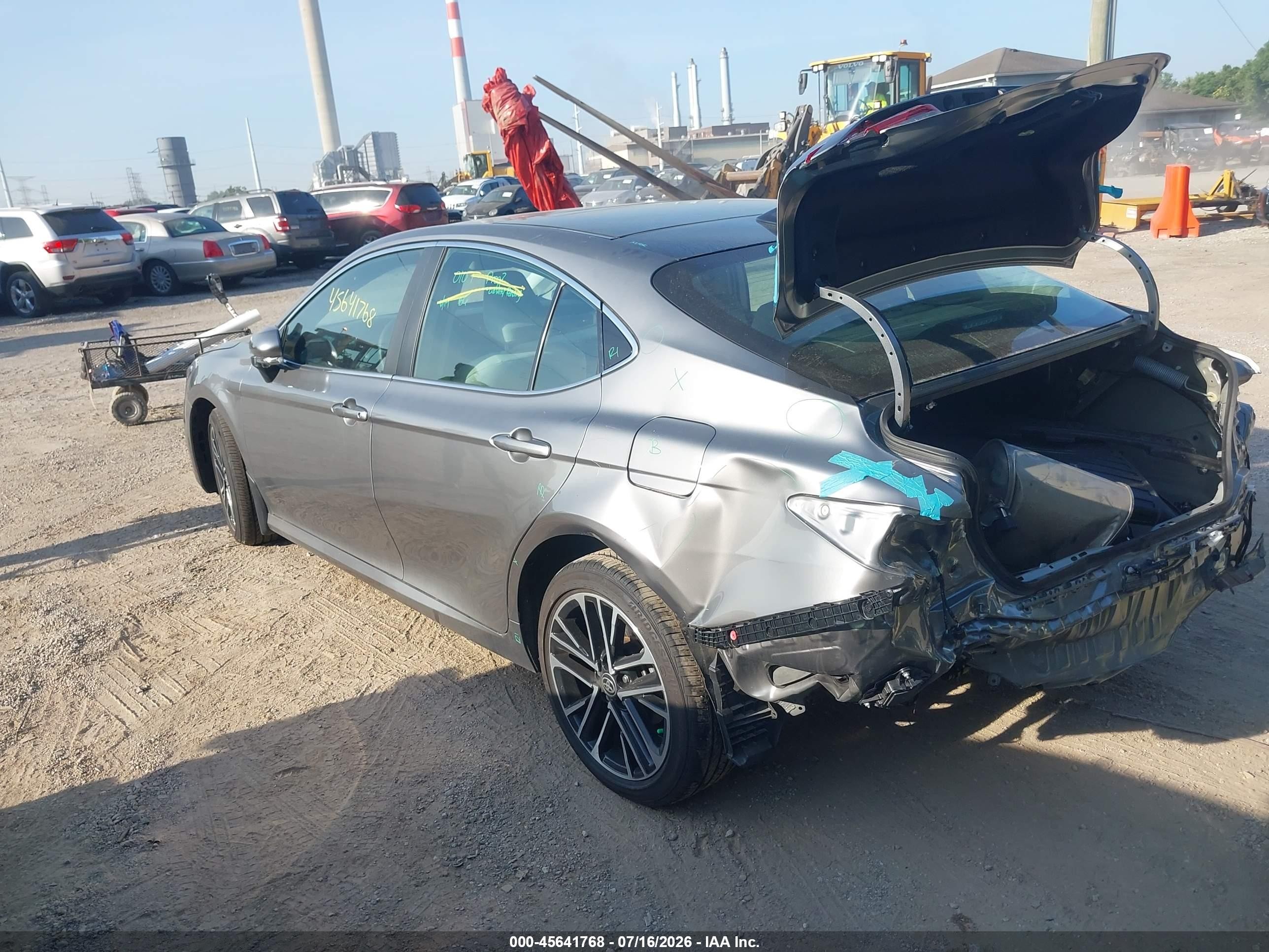 2025 Toyota Camry Xle Серебряный vin: 4T1DBADK8SU534626