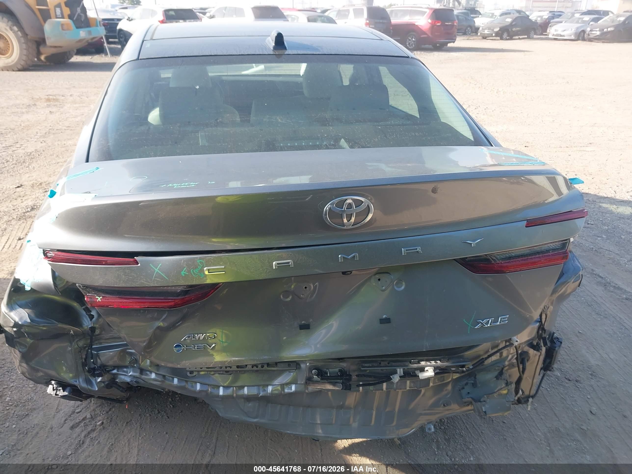 2025 Toyota Camry Xle Серебряный vin: 4T1DBADK8SU534626