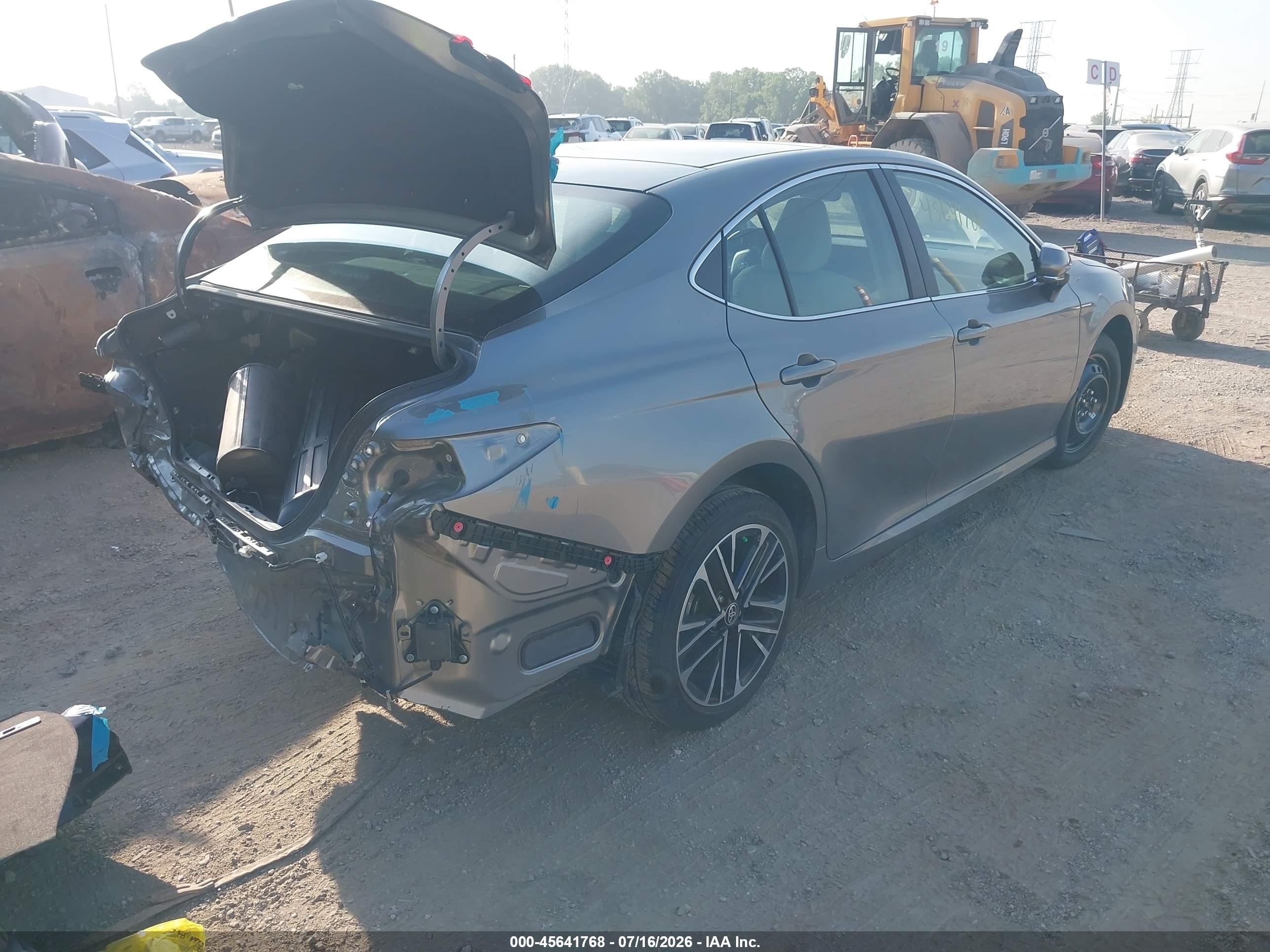 2025 Toyota Camry Xle Серебряный vin: 4T1DBADK8SU534626