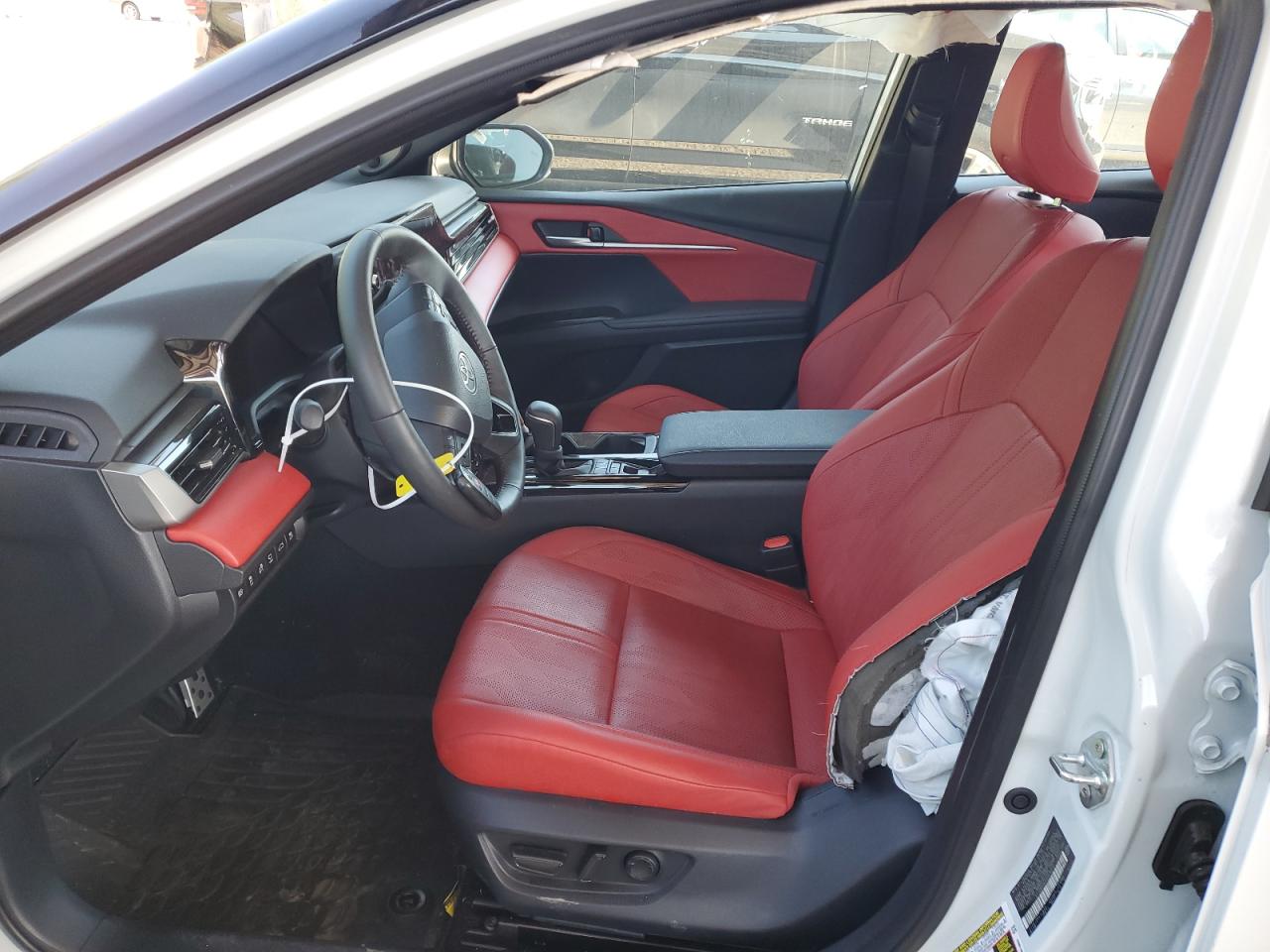 2025 Toyota Camry Xse Белый vin: 4T1DBADKXSU018512 Damage: Left Side Curtain Air Bag, Deployed, Replacement Required