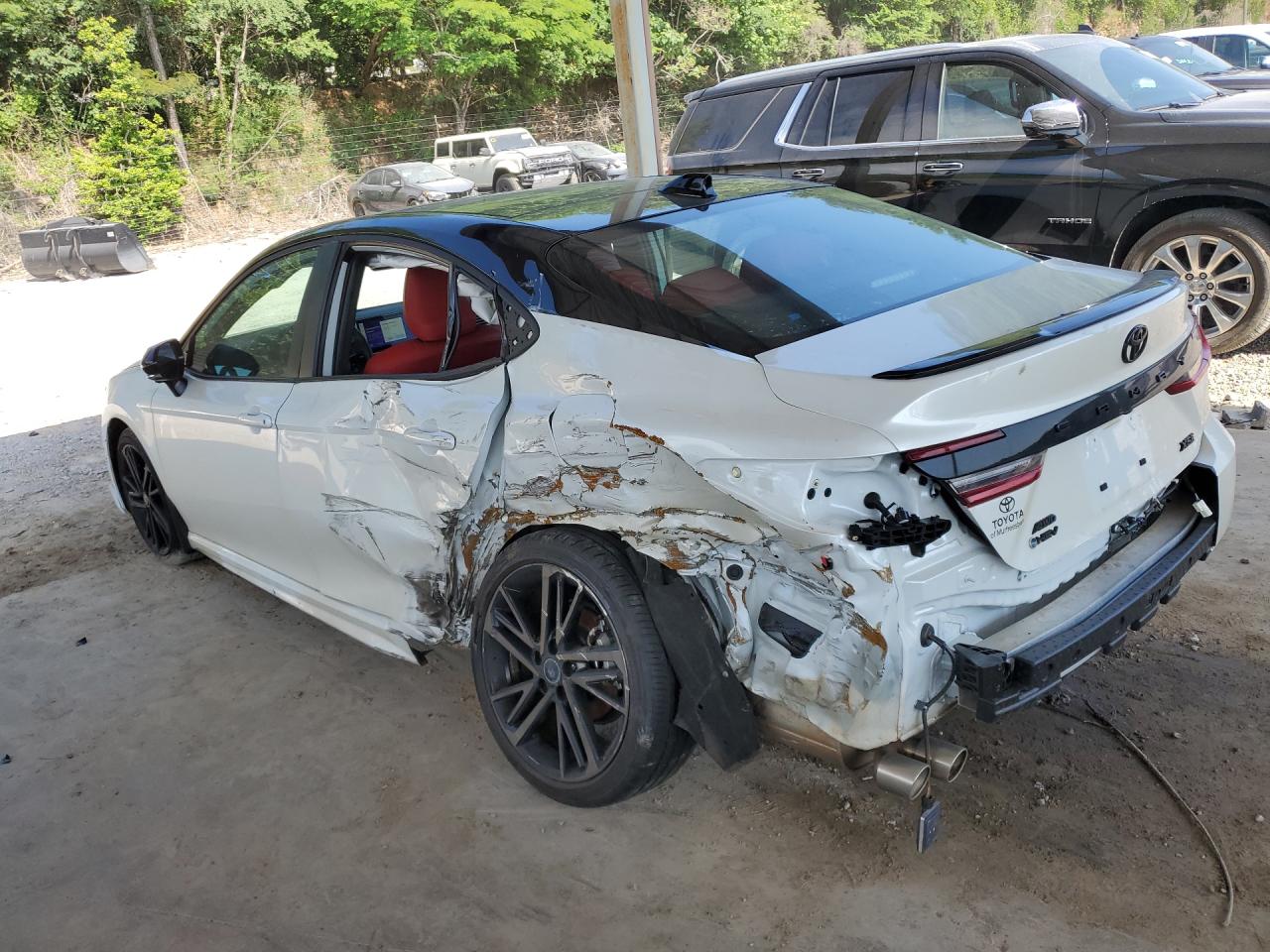 2025 Toyota Camry Xse Белый vin: 4T1DBADKXSU018512 Damage: Left Rear Door, Severe Damage, Replacement Required