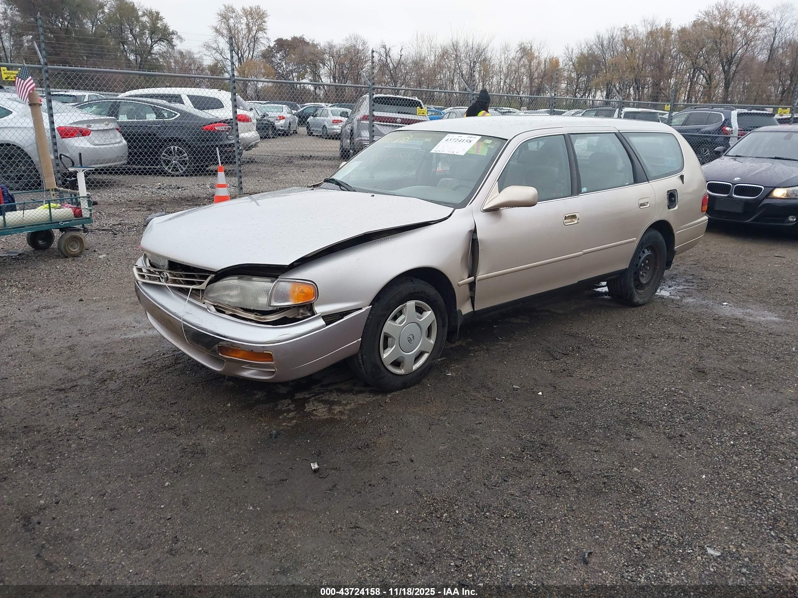 1996 Toyota Camry Le Tan vin: 4T1EF12K6TU119723