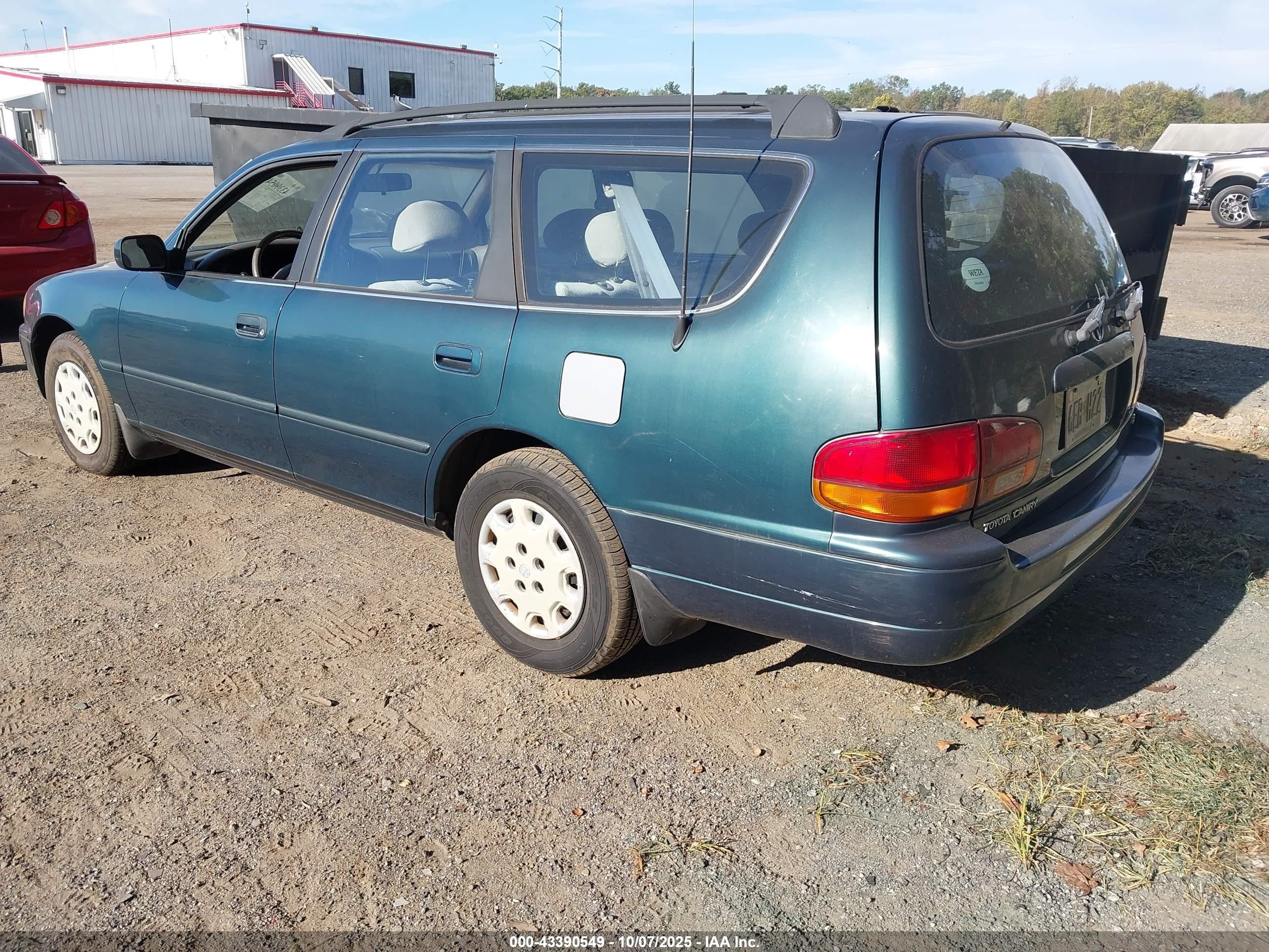 1996 Toyota Camry Le Green vin: 4T1EG12KXTU757129
