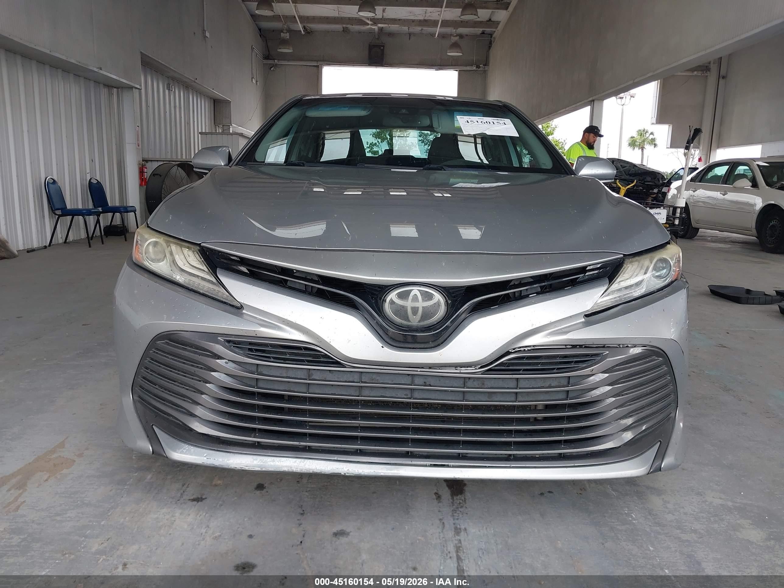 2020 Toyota Camry Xle Silver vin: 4T1F11AK8LU879513