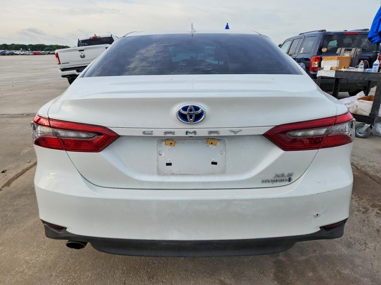 2021 Toyota Camry Xle White vin: 4T1F31AK3MU550598