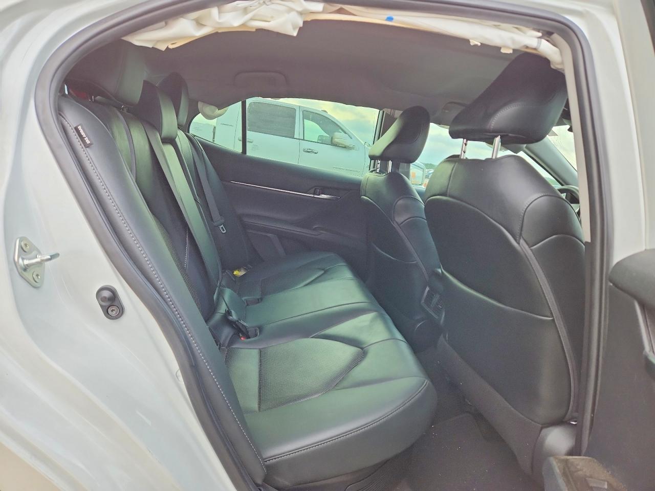 2021 Toyota Camry Xle White vin: 4T1F31AK3MU550598