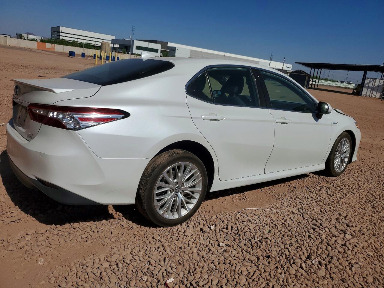 2020 Toyota Camry Hybrid Base Белый vin: 4T1F31AK4LU519049